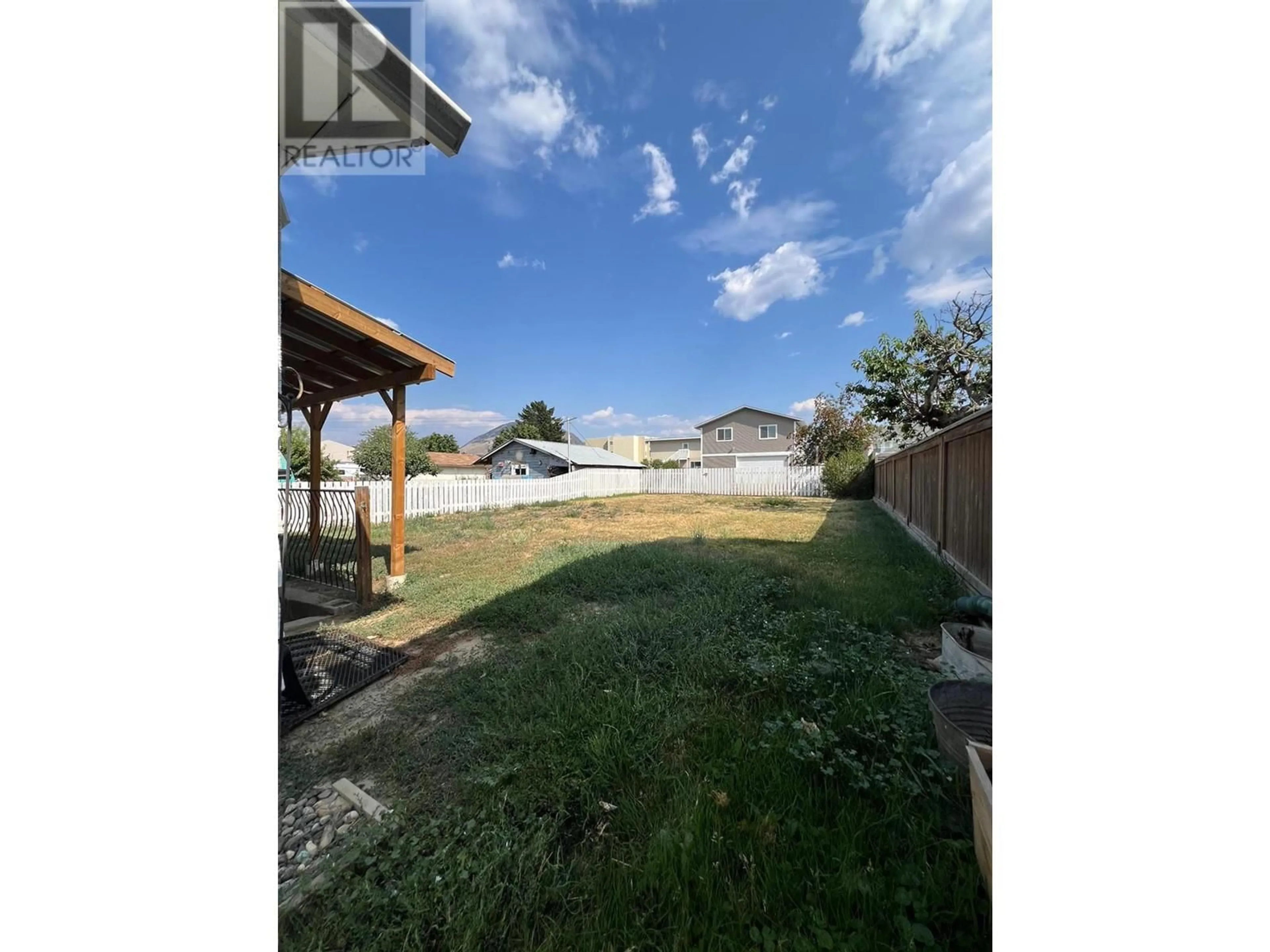 Patio, street for 293 POPLAR STREET, Kamloops British Columbia V2B4B9