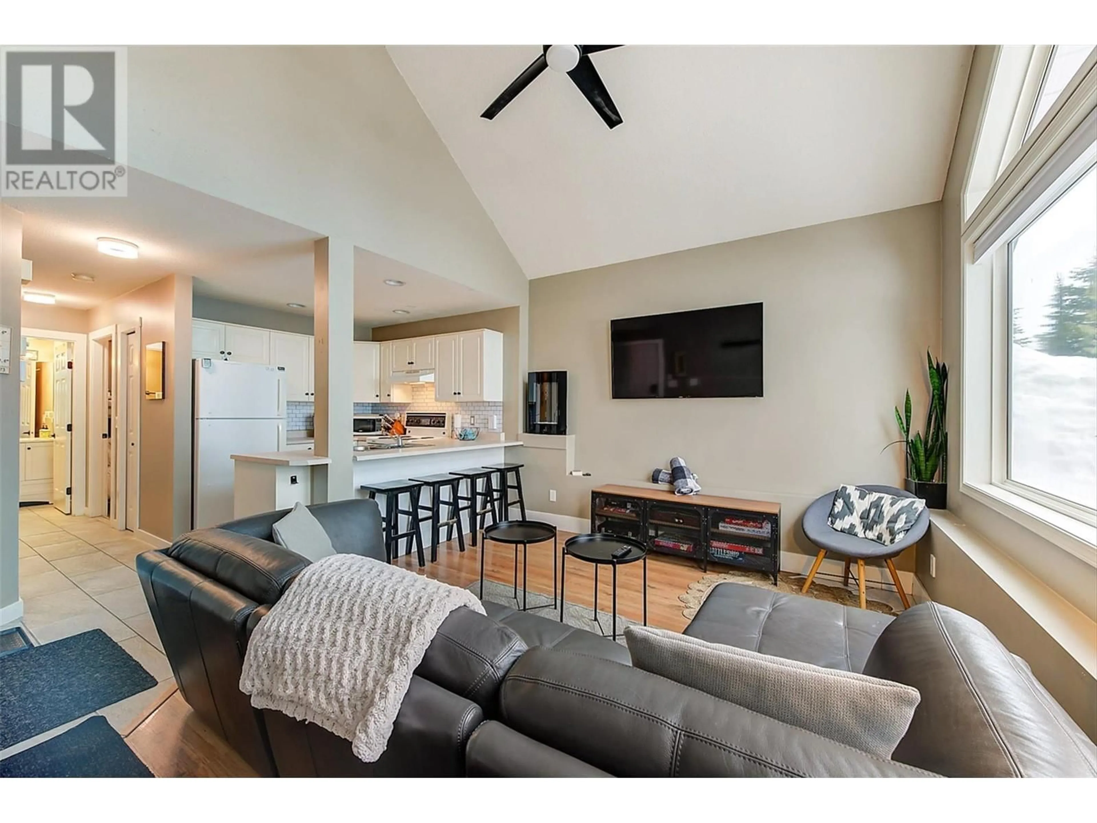 Living room with furniture, unknown for 116D - 5977 SNOW PINES CRESCENT, Big White British Columbia V1P1P3