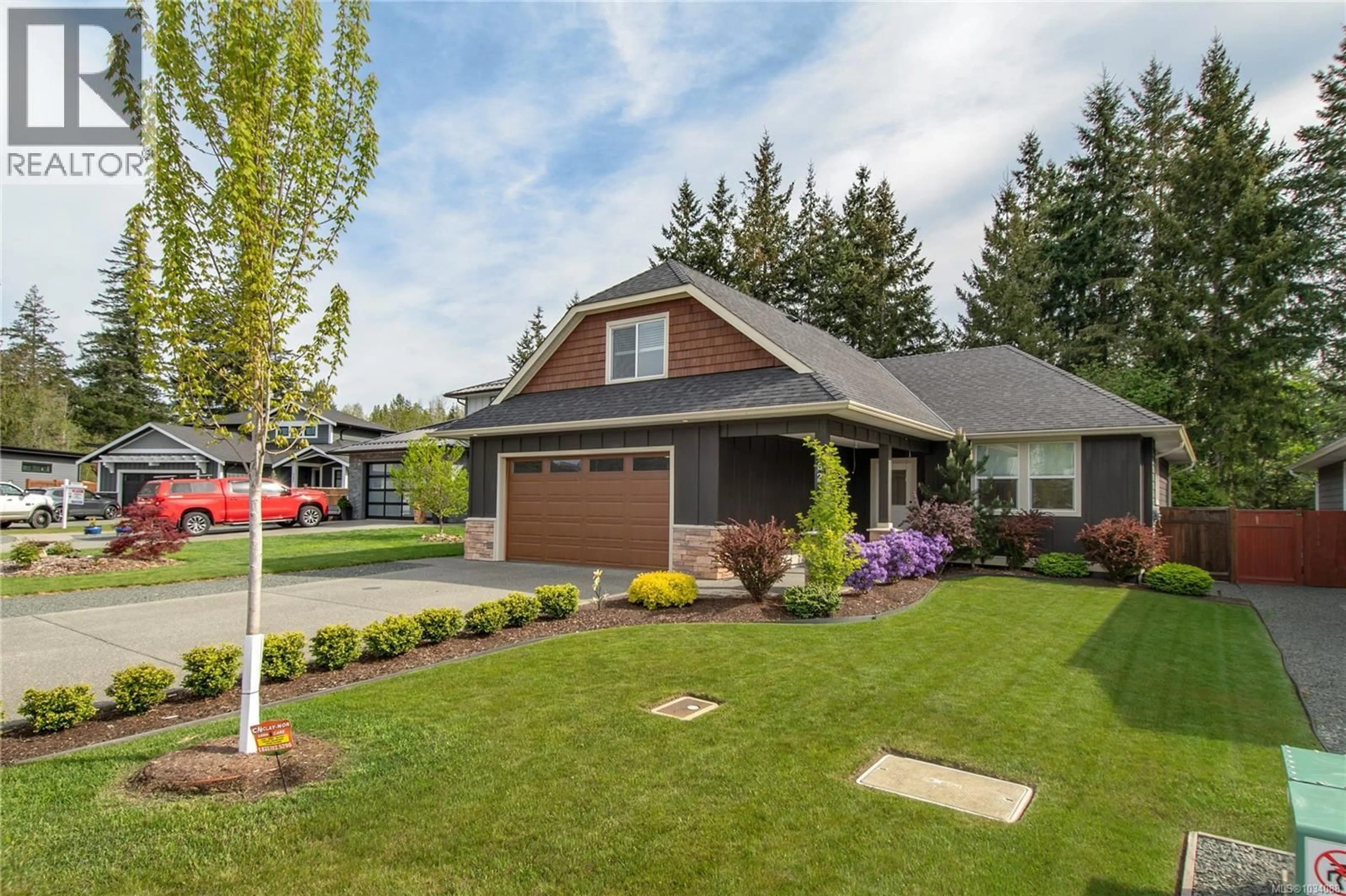 Home with vinyl exterior material, street for 782 SALAL STREET, Campbell River British Columbia V9H0E7