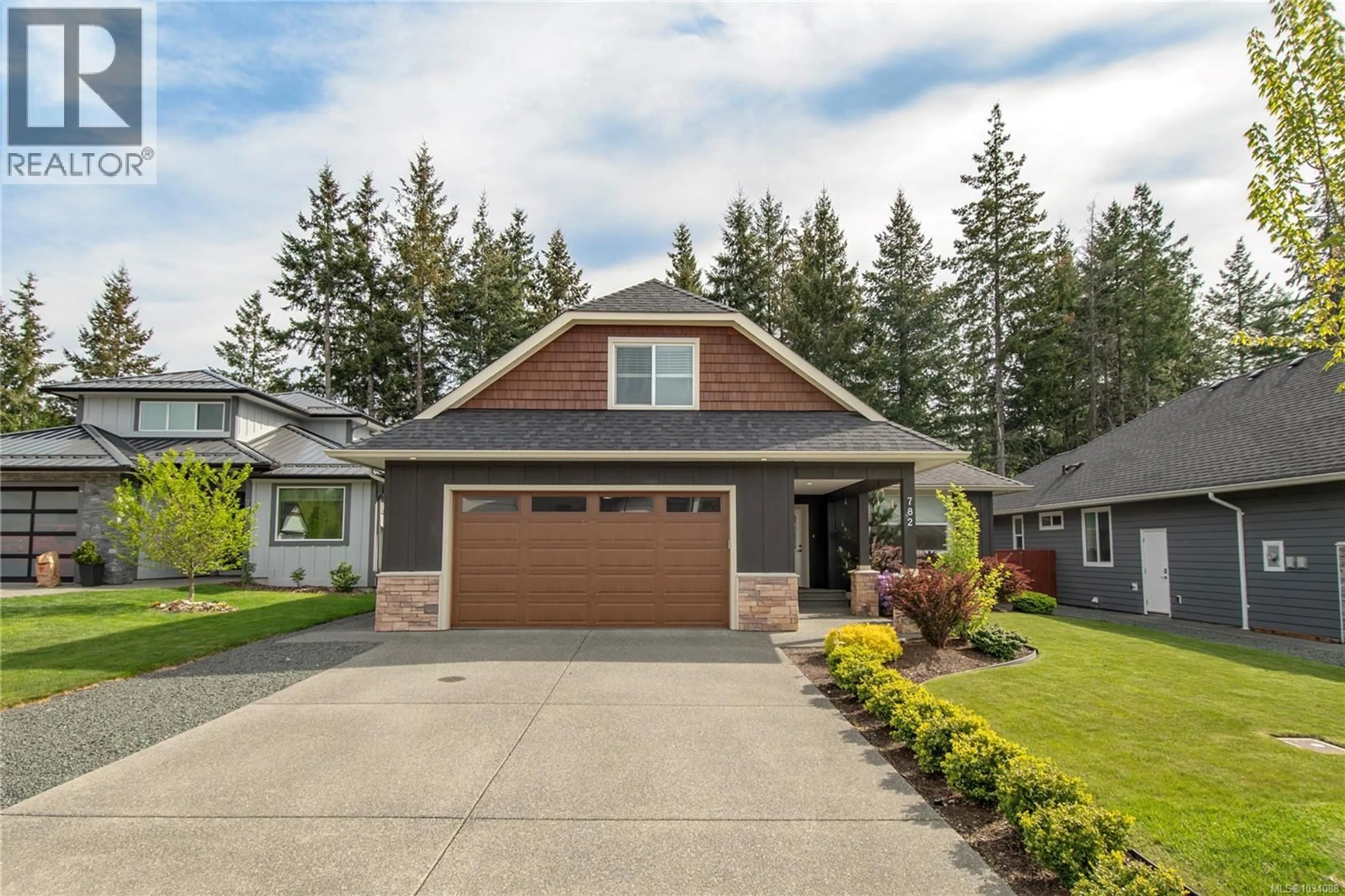 Home with vinyl exterior material, street for 782 SALAL STREET, Campbell River British Columbia V9H0E7