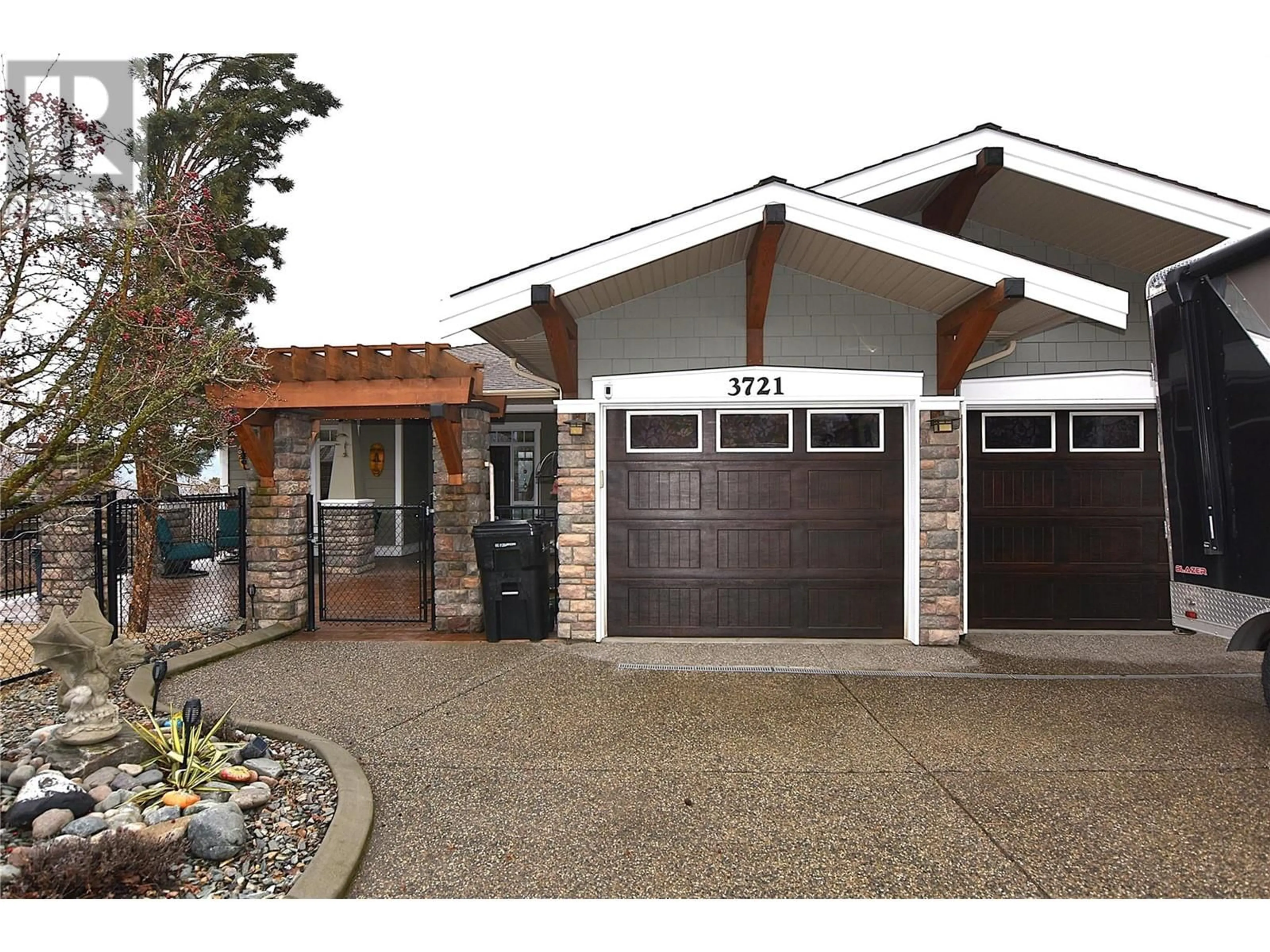 A pic from outside/outdoor area/front of a property/back of a property/a pic from drone, mountain view for 3721 RAZORBACK COURT, Vernon British Columbia V1T9W4