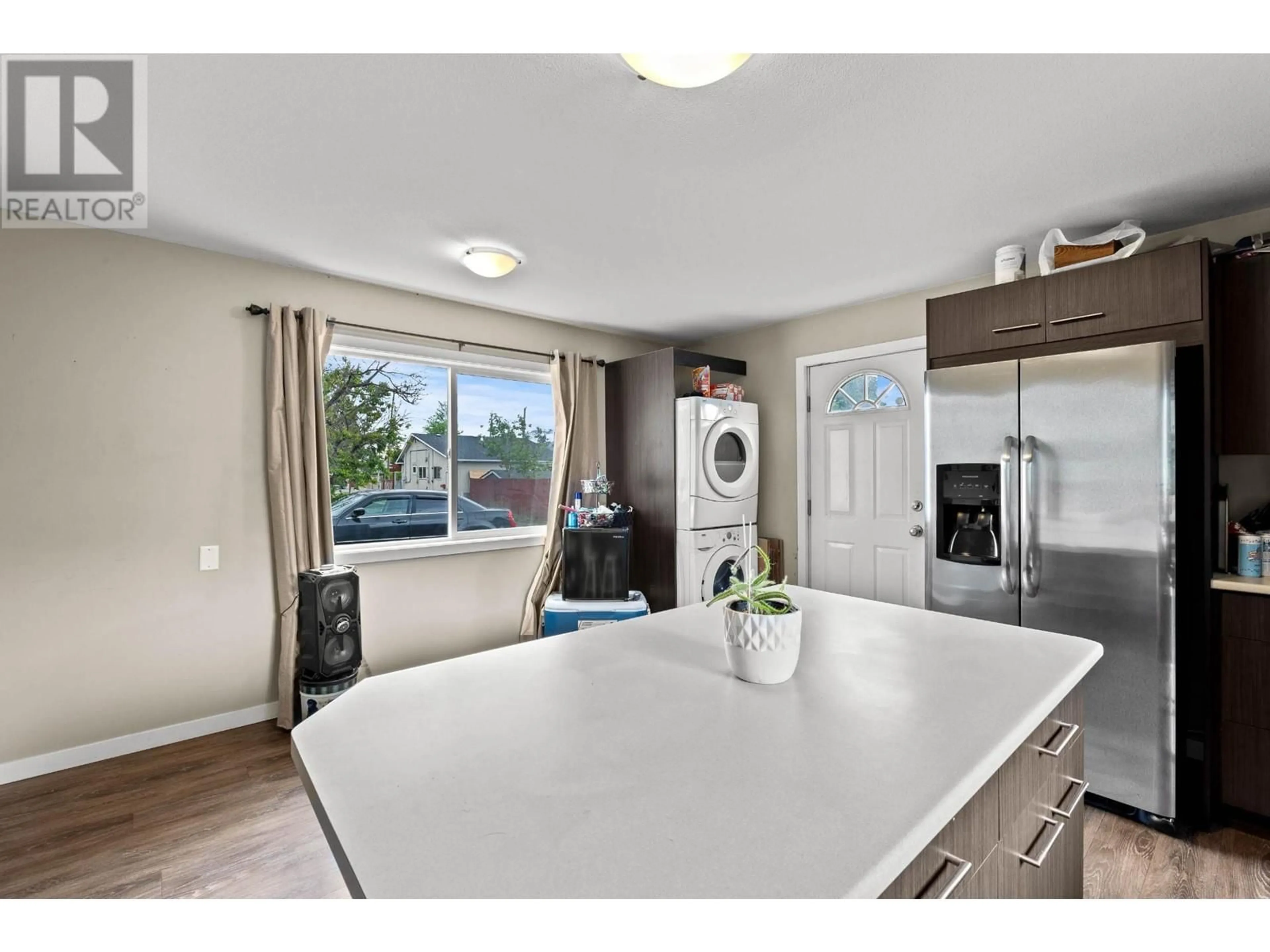 Open concept kitchen, unknown for 486 FORTUNE DRIVE, Kamloops British Columbia V2H1T7
