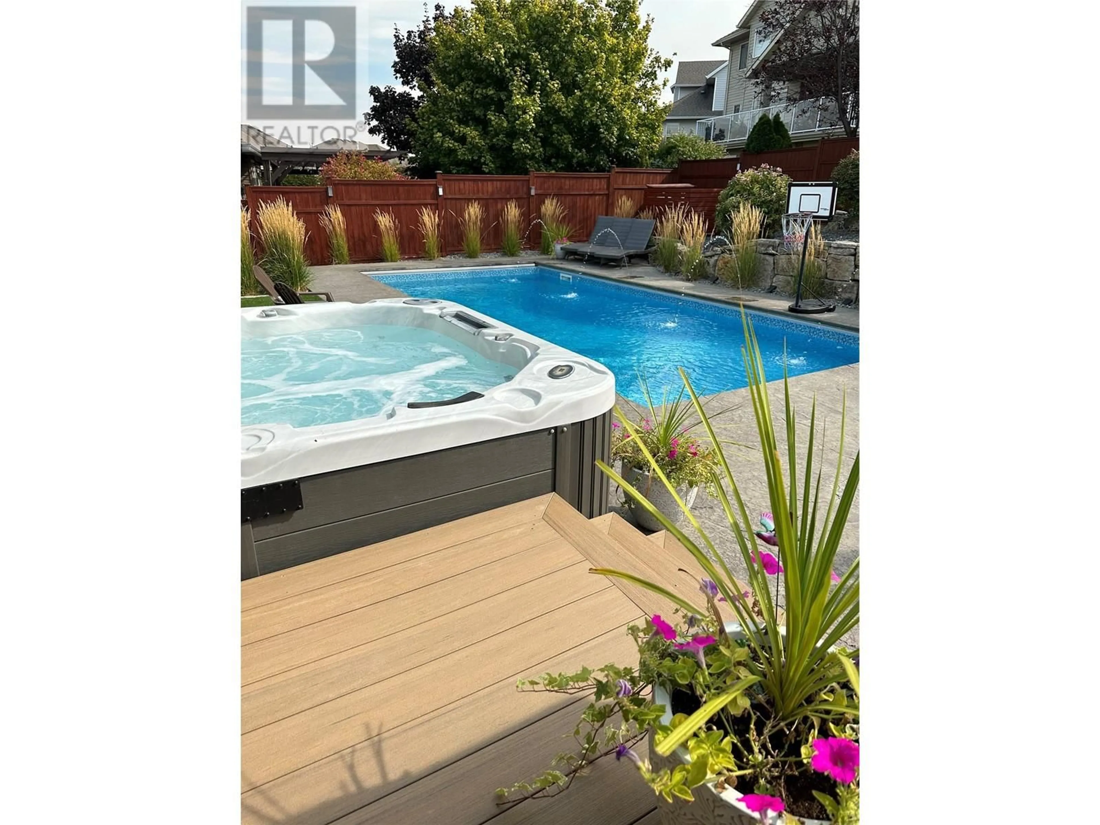 Pool for 739 MARIN CRESCENT, Kelowna British Columbia V1W5C8