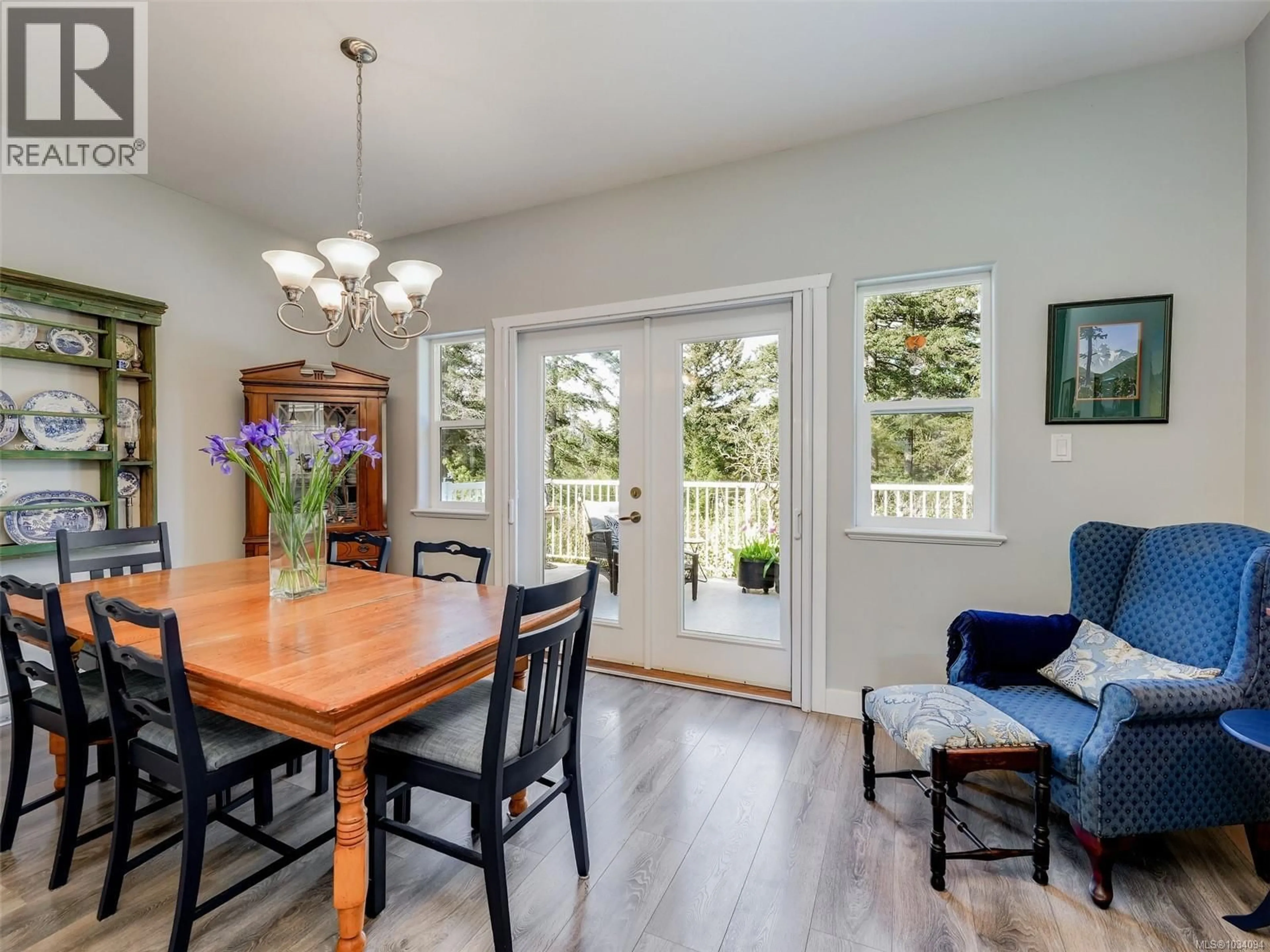 Dining room, wood/laminate floor for 974 WILD RIDGE WAY, Langford British Columbia V9C4M8