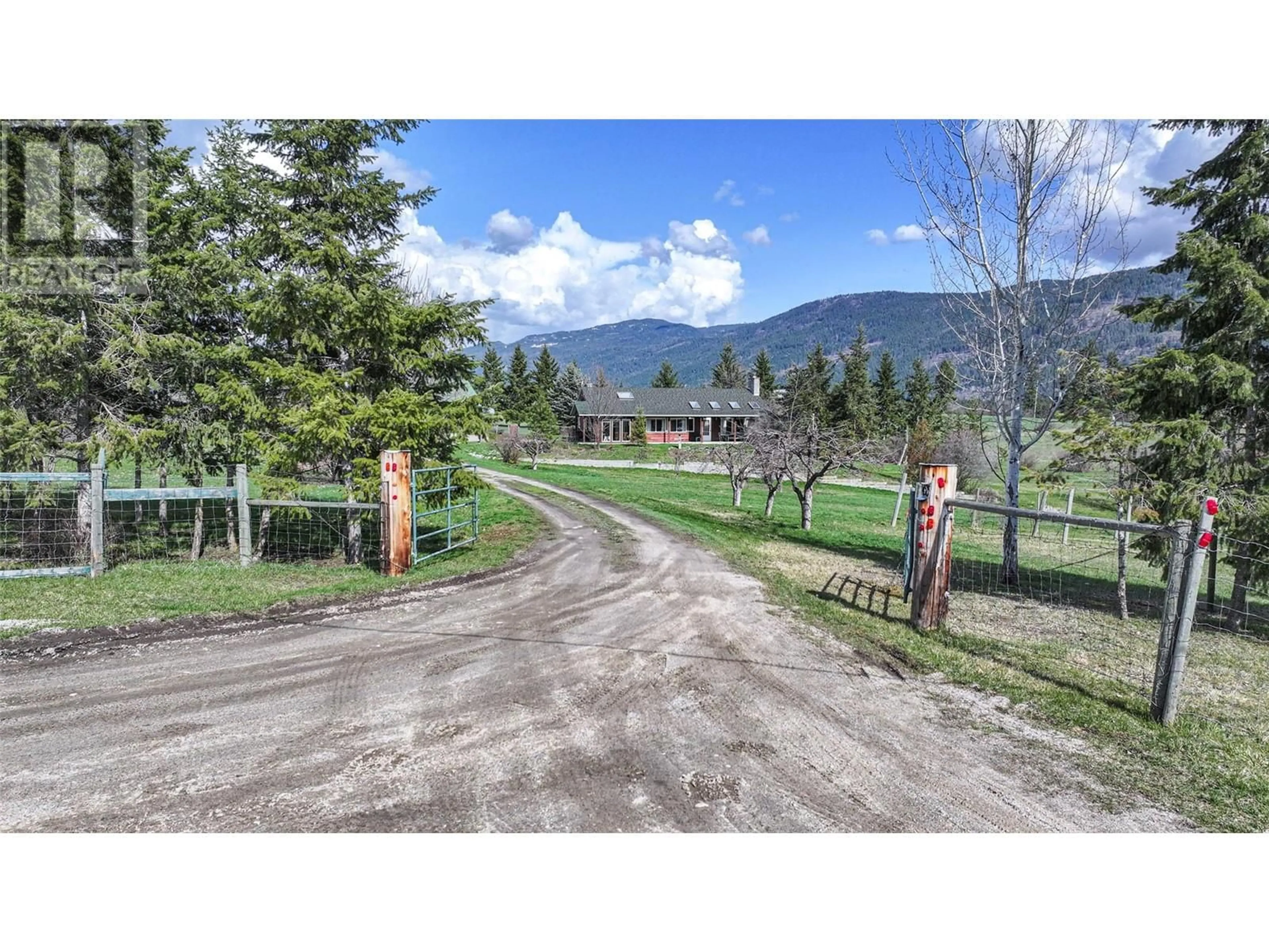 A pic from outside/outdoor area/front of a property/back of a property/a pic from drone, mountain view for 4525 MARSHALL ROAD, Spallumcheen British Columbia V4Y0V4
