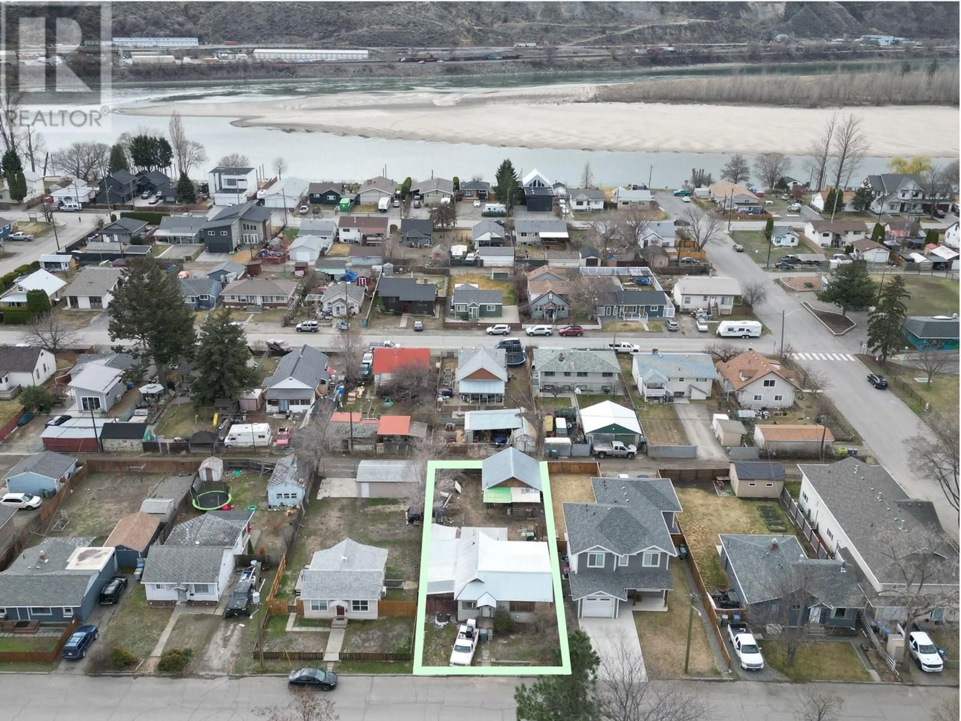 A pic from outside/outdoor area/front of a property/back of a property/a pic from drone, street for 439 CAMPBELL AVENUE, Kamloops British Columbia V2B3R8