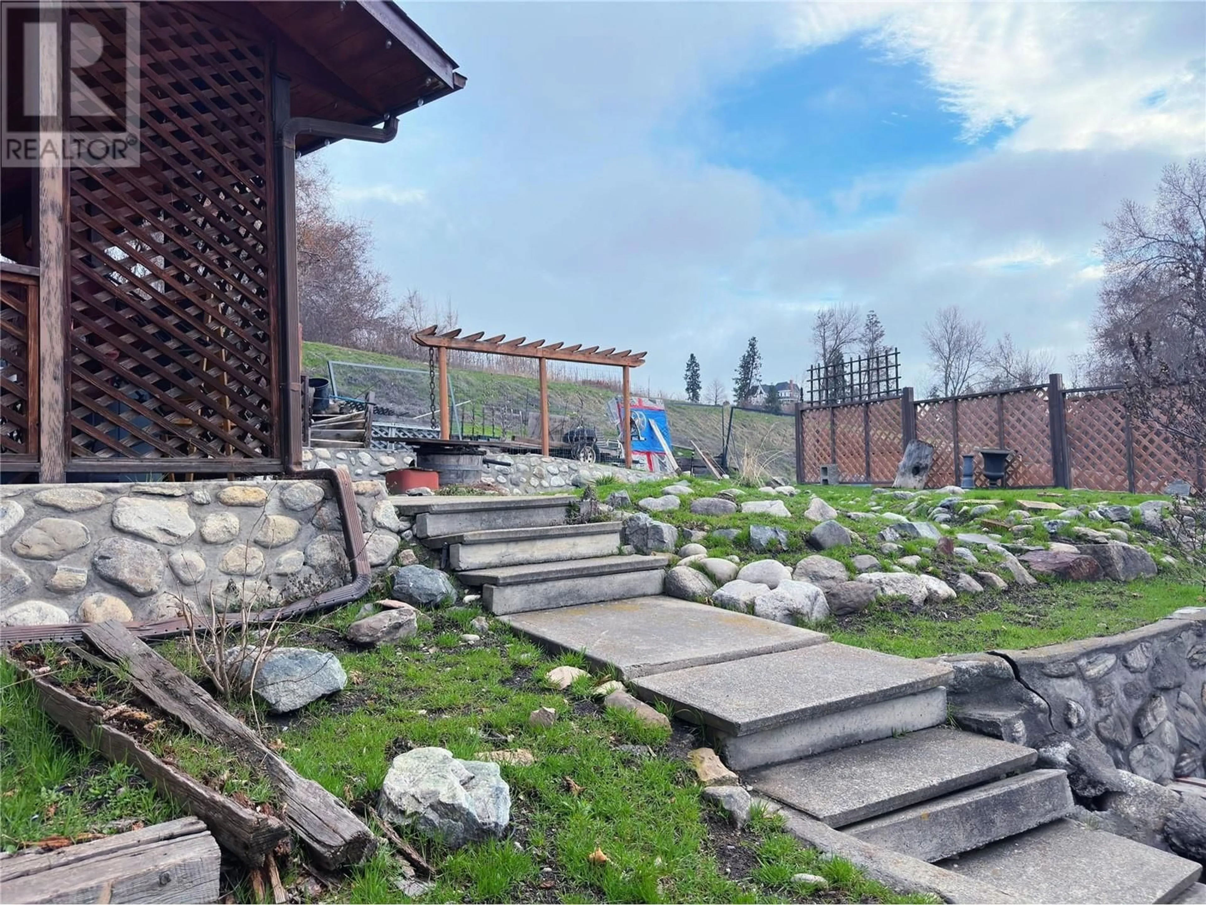 Patio, mountain view for 635 BRIGHTON ROAD, Kelowna British Columbia V1X5K6