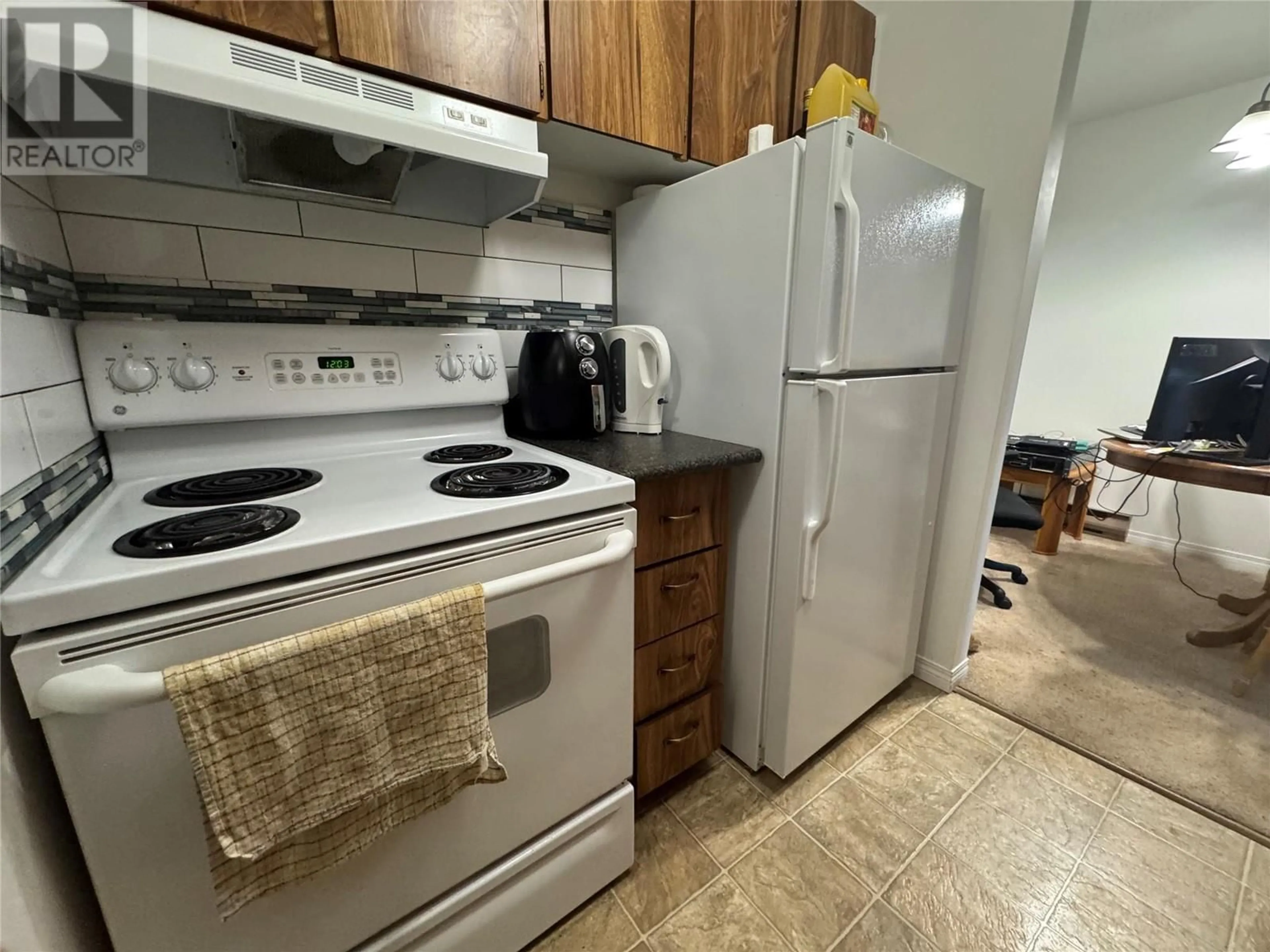 Standard kitchen, unknown for 202 - 212 SPIEKER AVENUE, Tumbler Ridge British Columbia V0C2W0