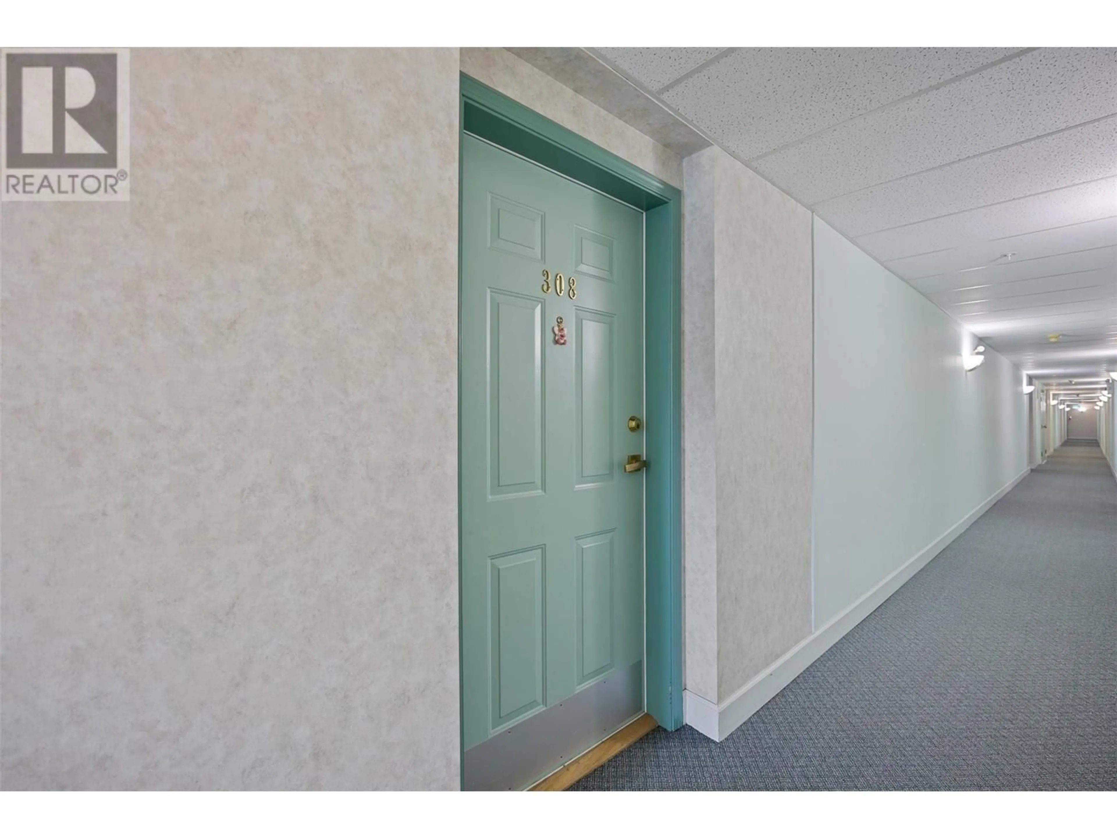 Indoor entryway for 308 - 860 NICOLANI DRIVE, Kamloops British Columbia V2B5B3