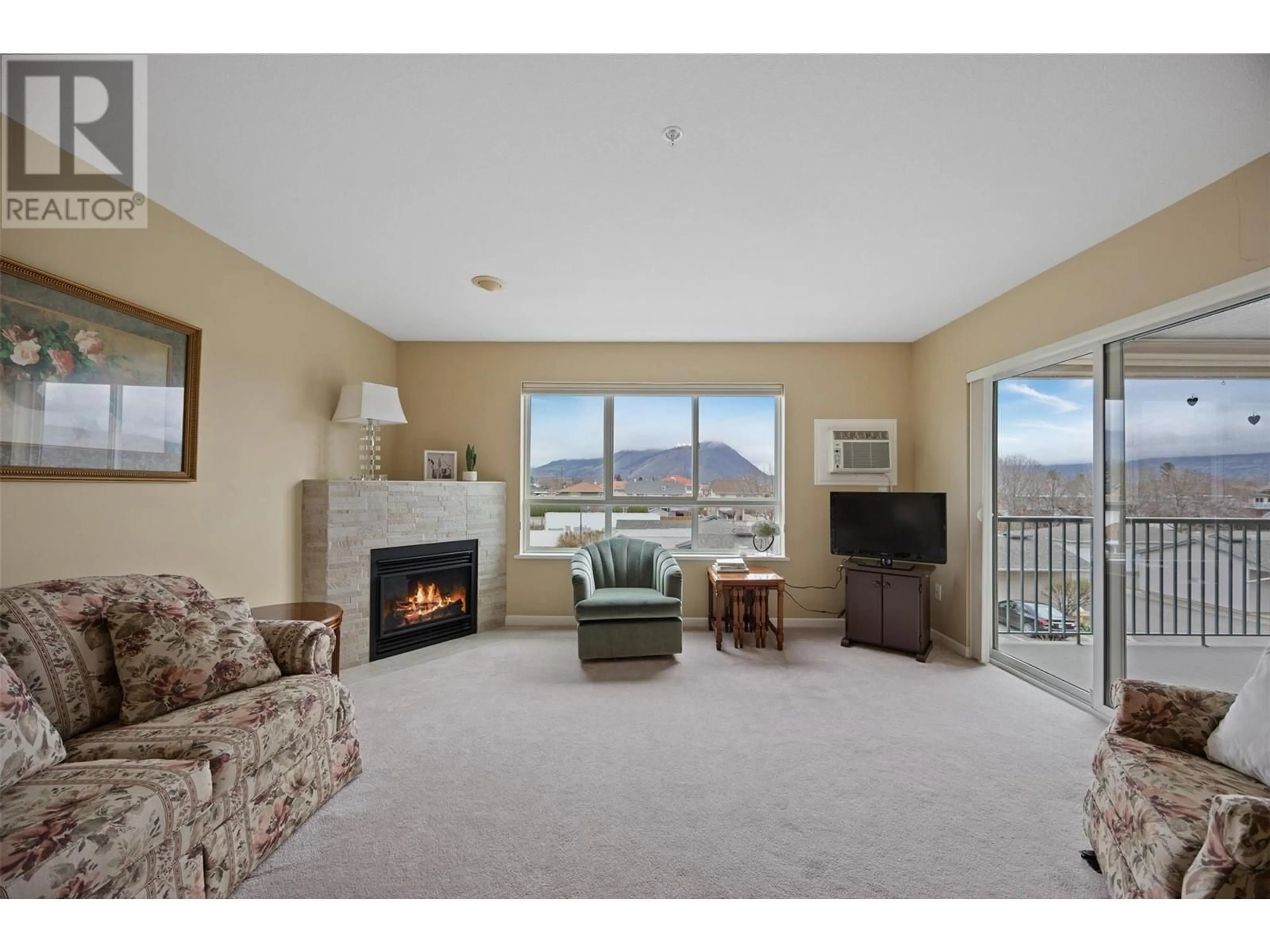 Living room with furniture, unknown for 308 - 860 NICOLANI DRIVE, Kamloops British Columbia V2B5B3