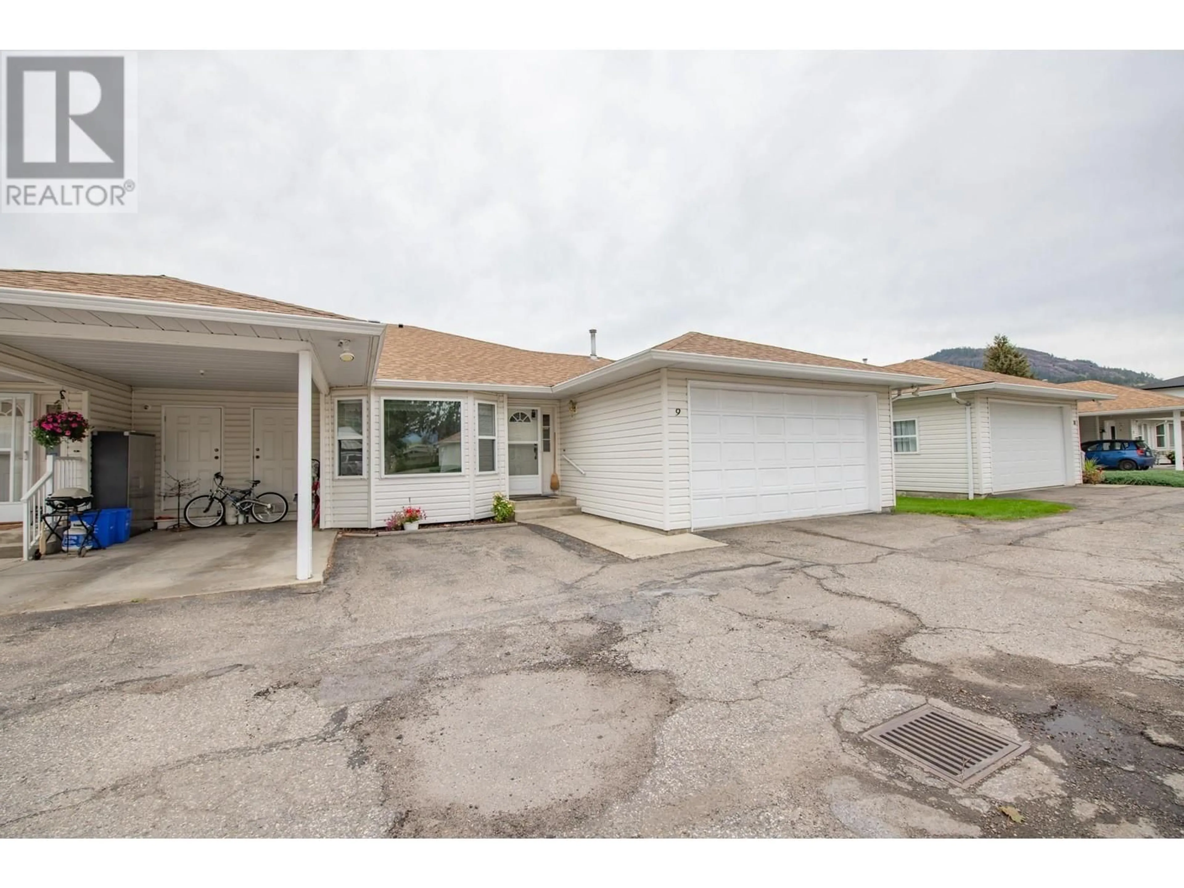 Indoor garage for 9 - 501 KILDONAN AVENUE, Enderby British Columbia V4Y4B3