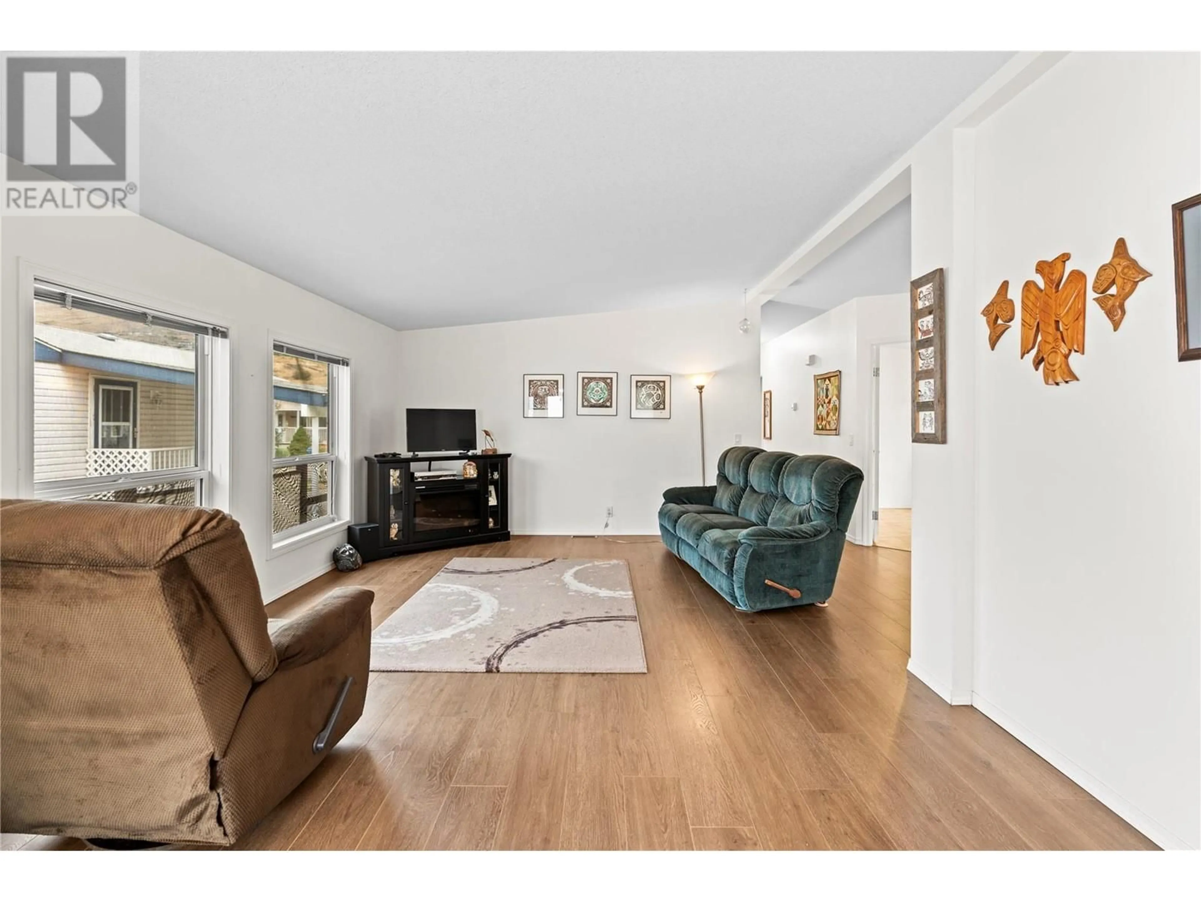 Living room with furniture, unknown for 85 - 6688 TRONSON ROAD, Vernon British Columbia V1H1R9