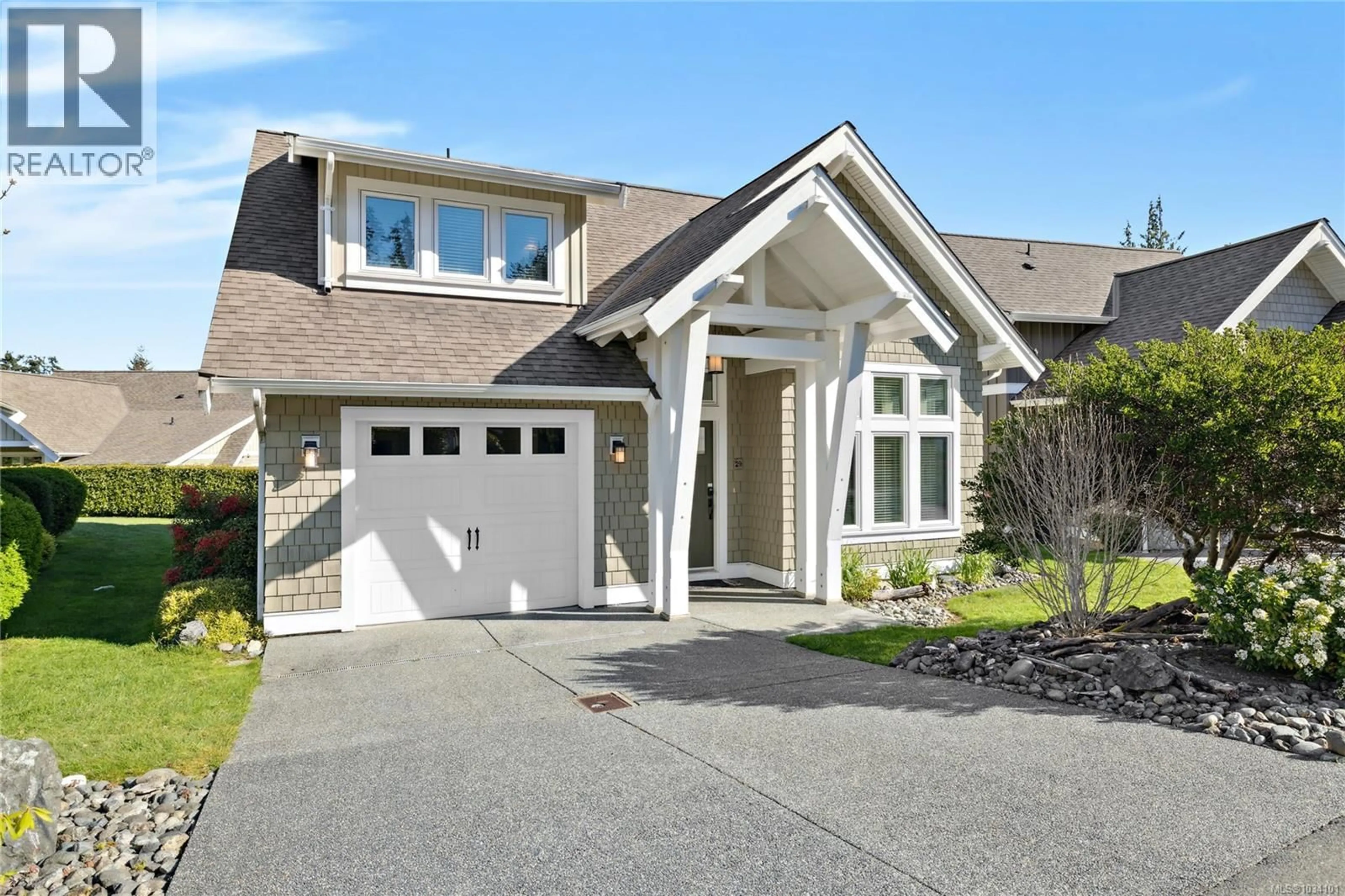 Home with vinyl exterior material, street for 29 - 5251 ISLAND HIGHWAY, Qualicum Beach British Columbia V9K2C1