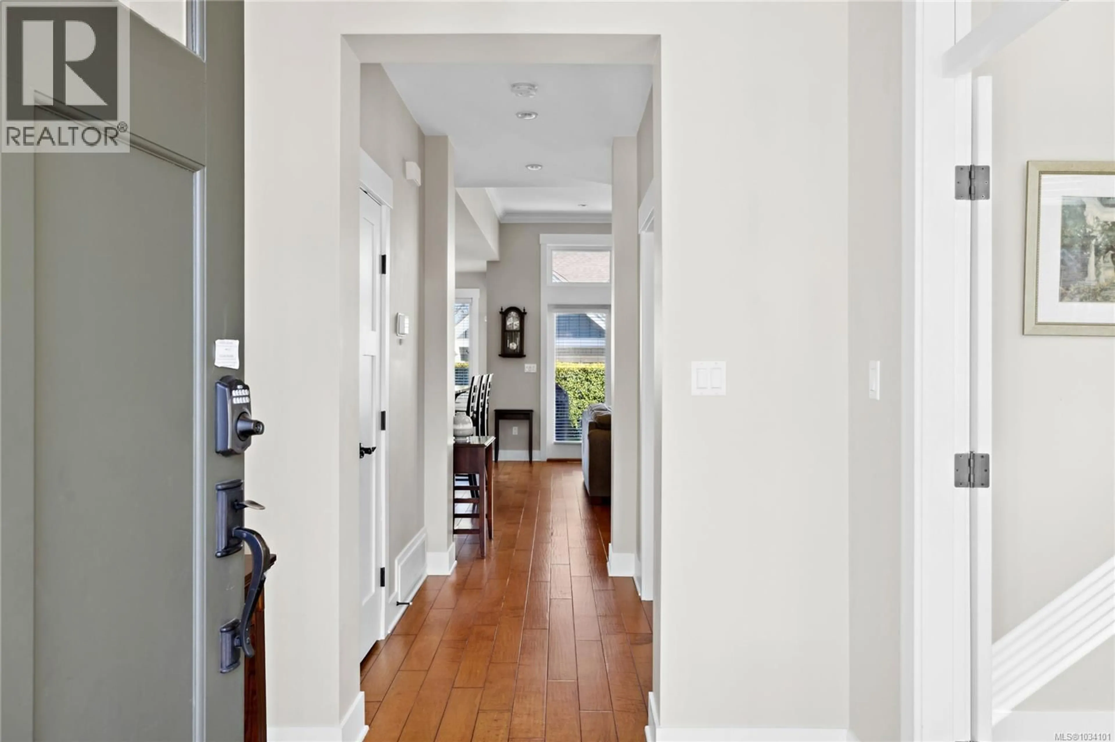 Indoor entryway for 29 - 5251 ISLAND HIGHWAY, Qualicum Beach British Columbia V9K2C1