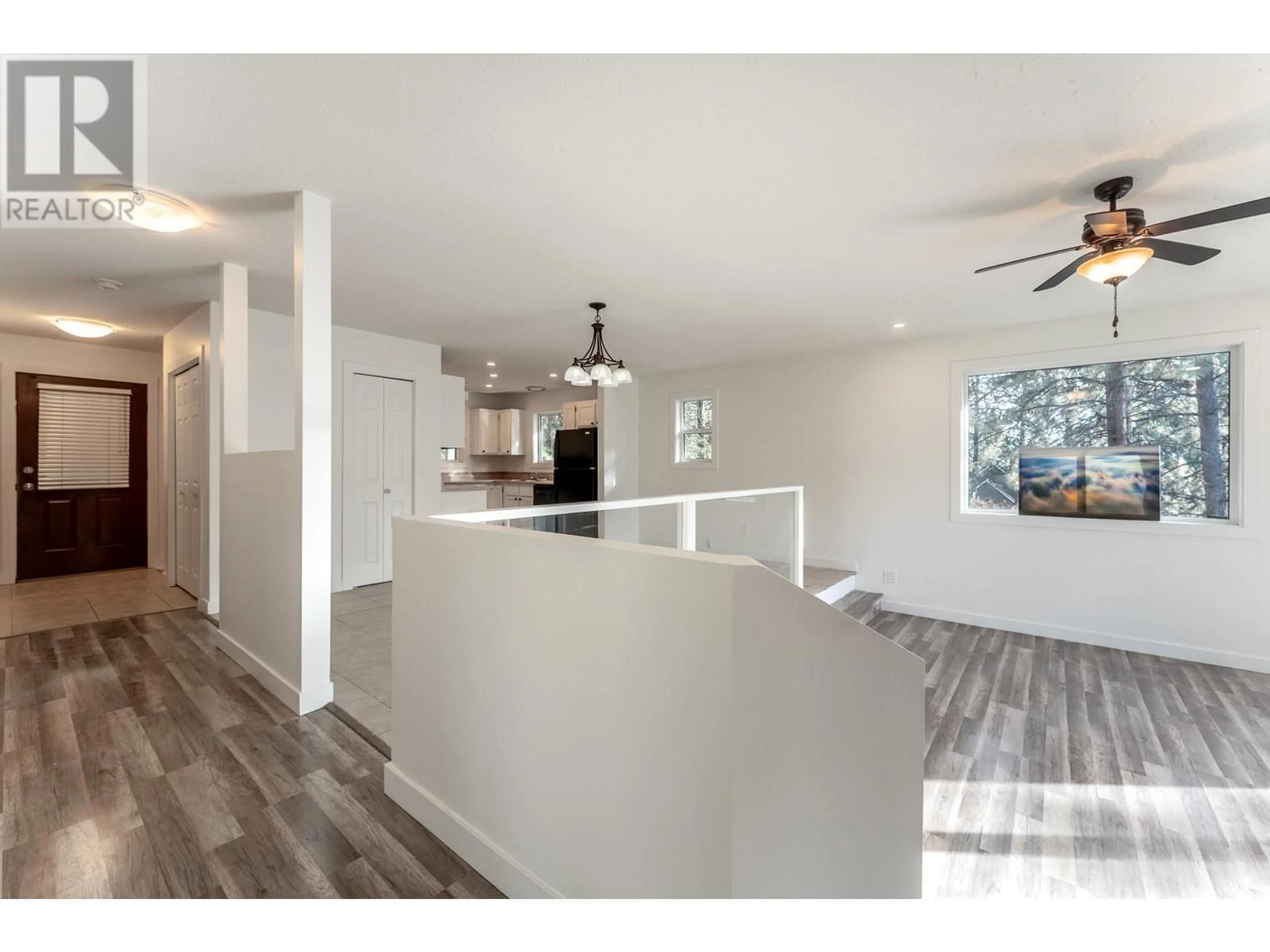 Open concept kitchen, unknown for 1370 MCKINLEY ROAD, Kelowna British Columbia V8V2B7