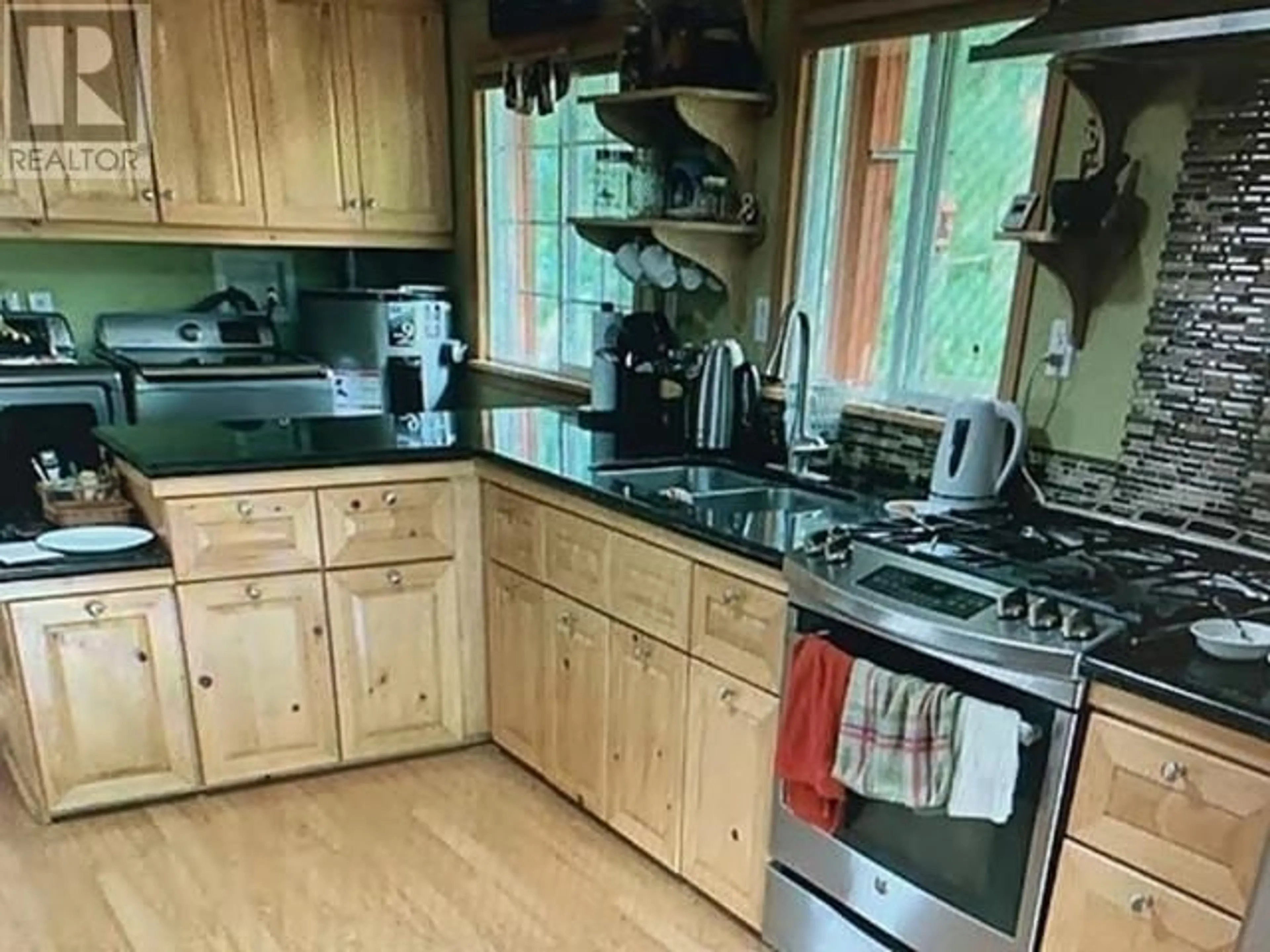 Standard kitchen, unknown for 1275 GAGGIN ROAD, Clearwater British Columbia V0E1N2