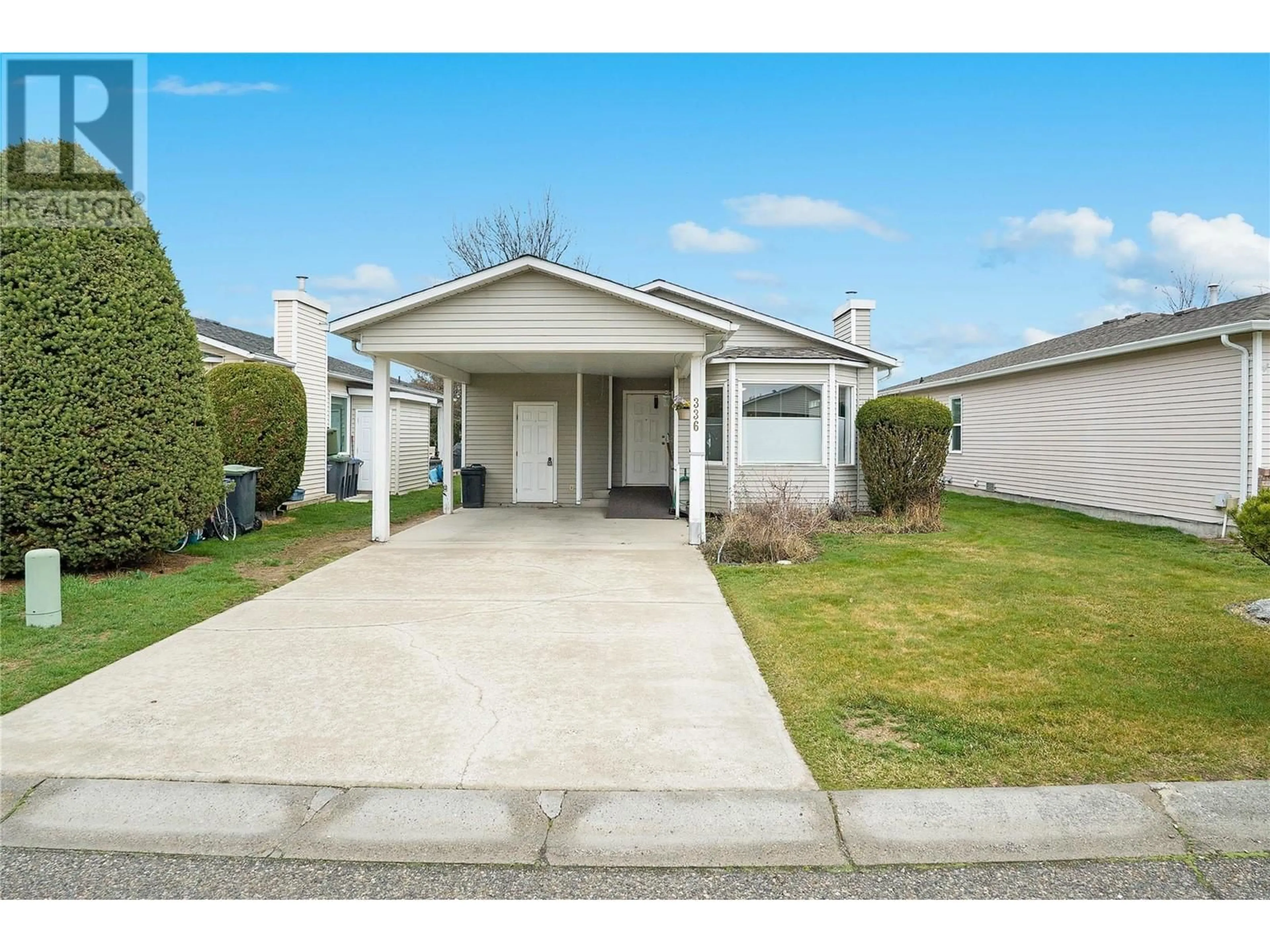 Home with vinyl exterior material, street for 336 - 1260 RAYMER AVENUE, Kelowna British Columbia V1W3S4