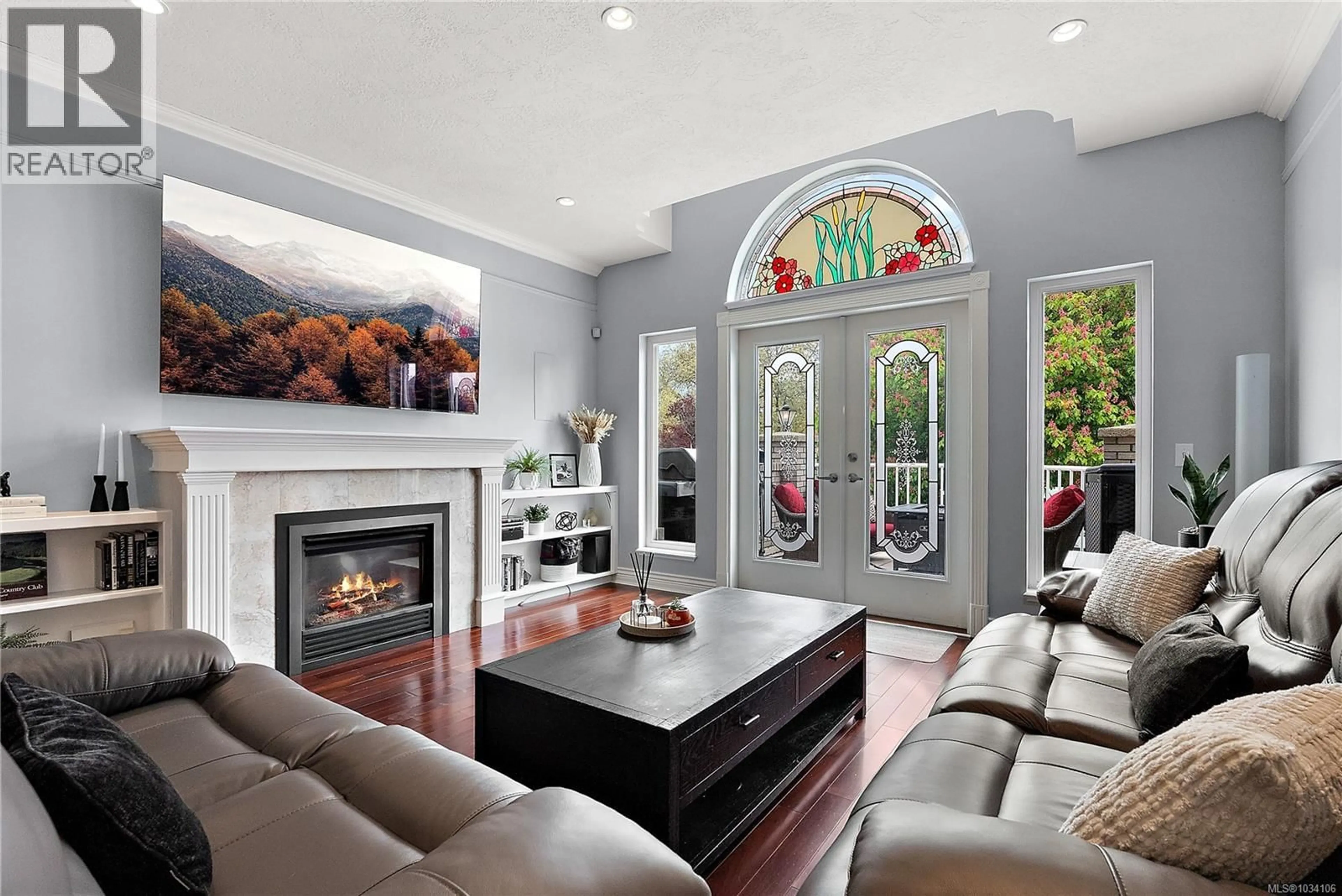 Living room with furniture, unknown for 207 QUEBEC STREET, Victoria British Columbia V8W1W2