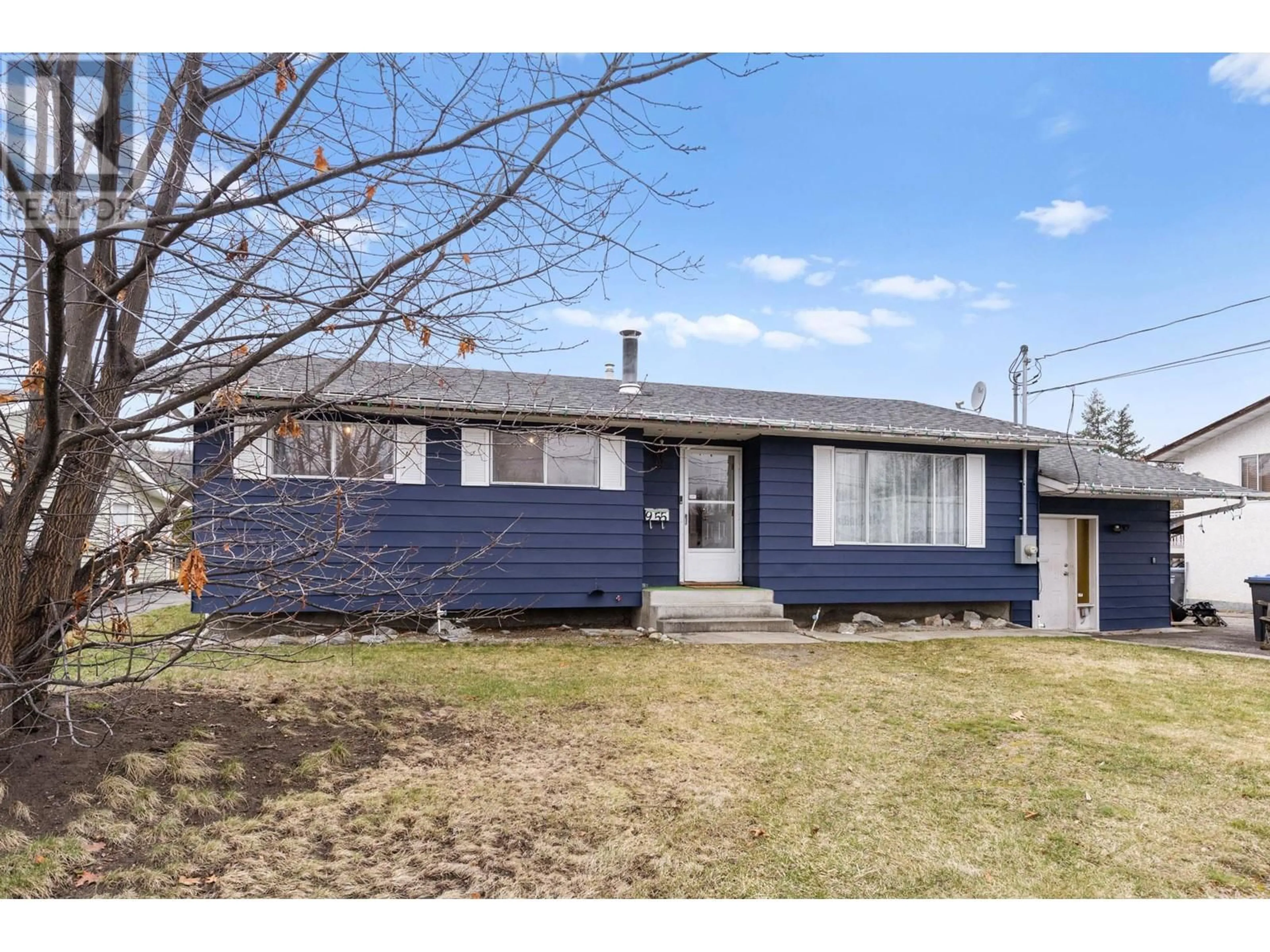 Home with vinyl exterior material, street for 955 HICKORY ROAD, Kelowna British Columbia V1X4K8