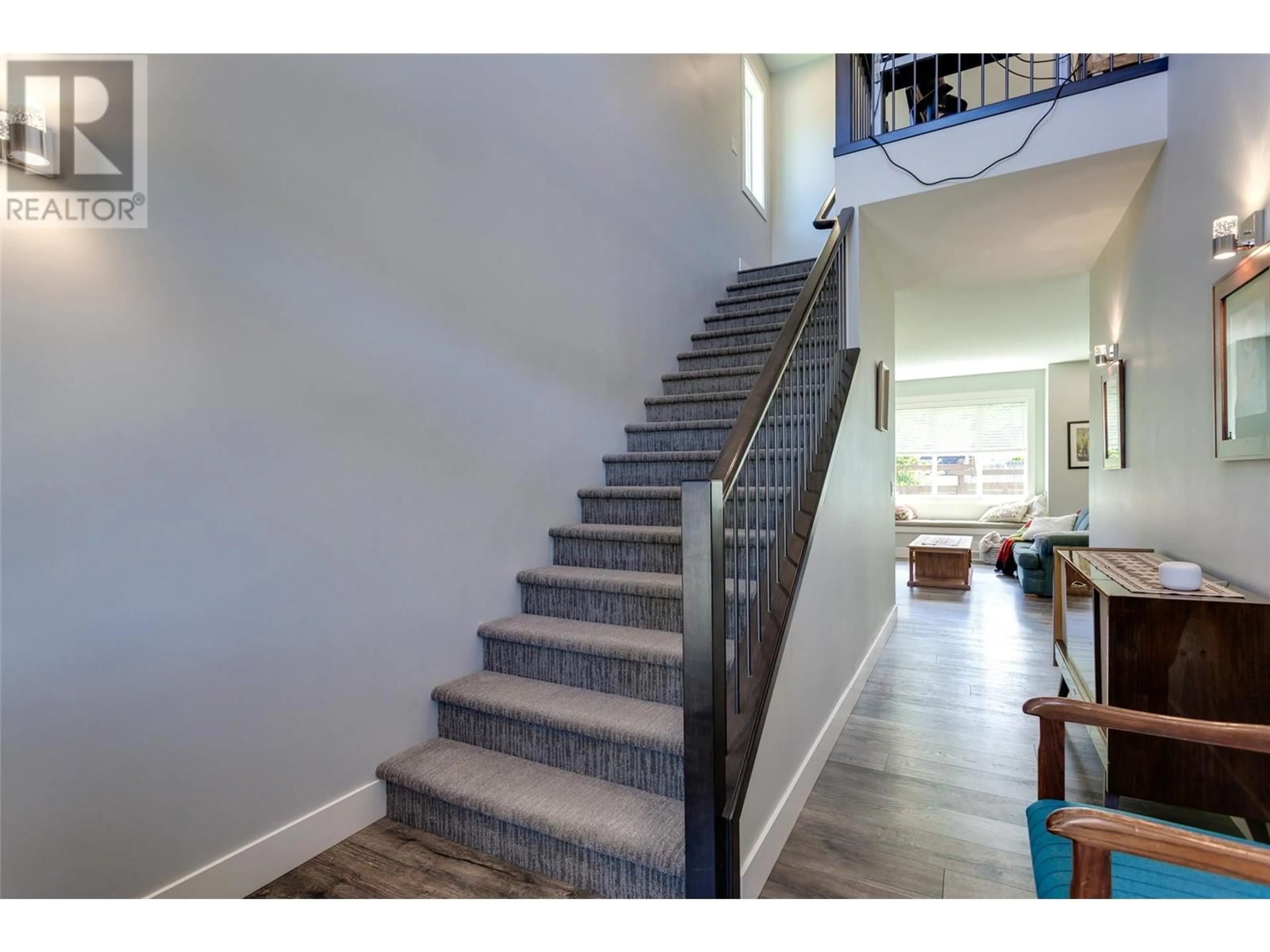 Stairs for 1259 RIO DRIVE, Kelowna British Columbia V1V1E2