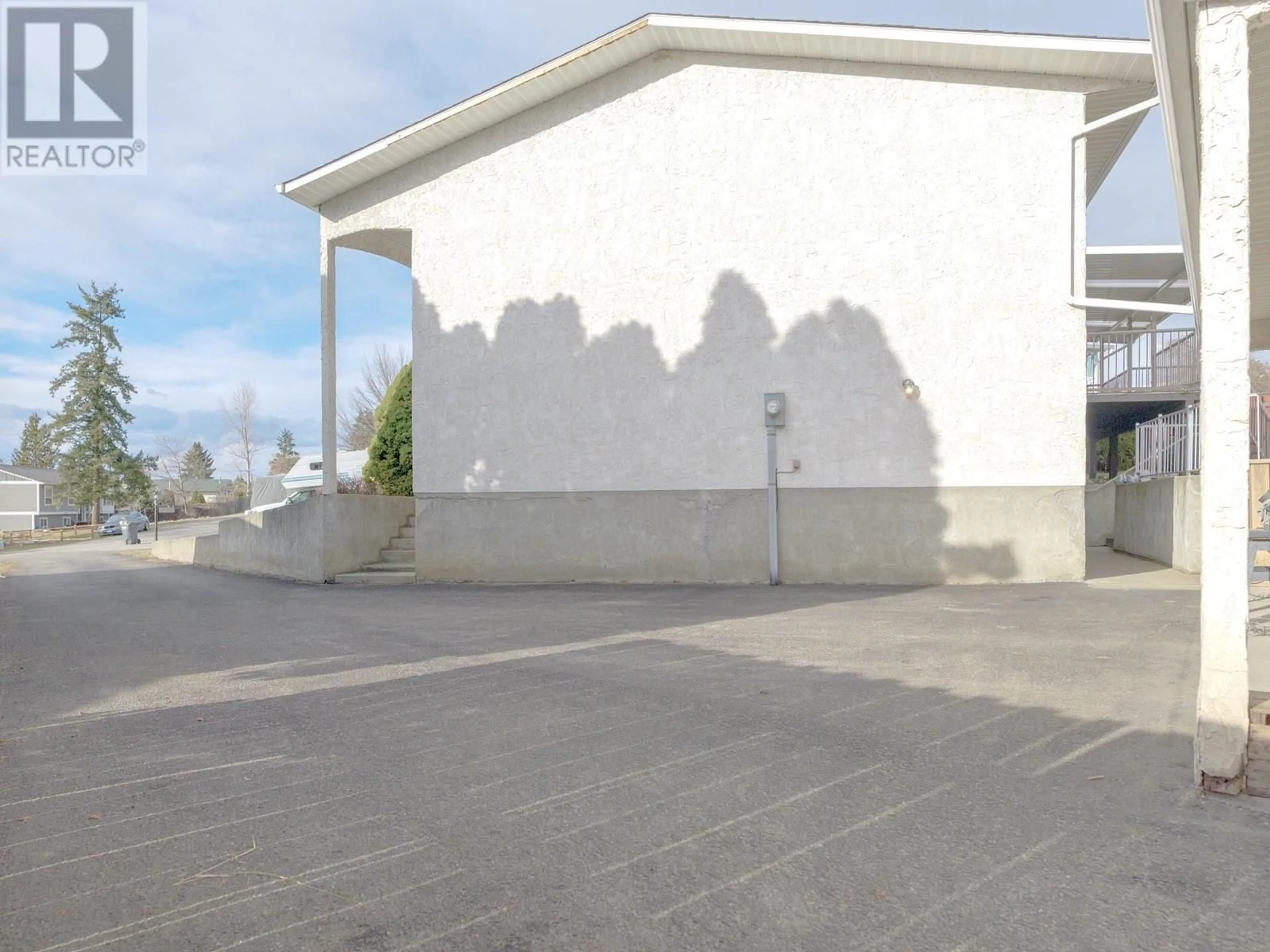 Patio, street for 5715 RICHARDS CRESCENT, Vernon British Columbia V1B3R1