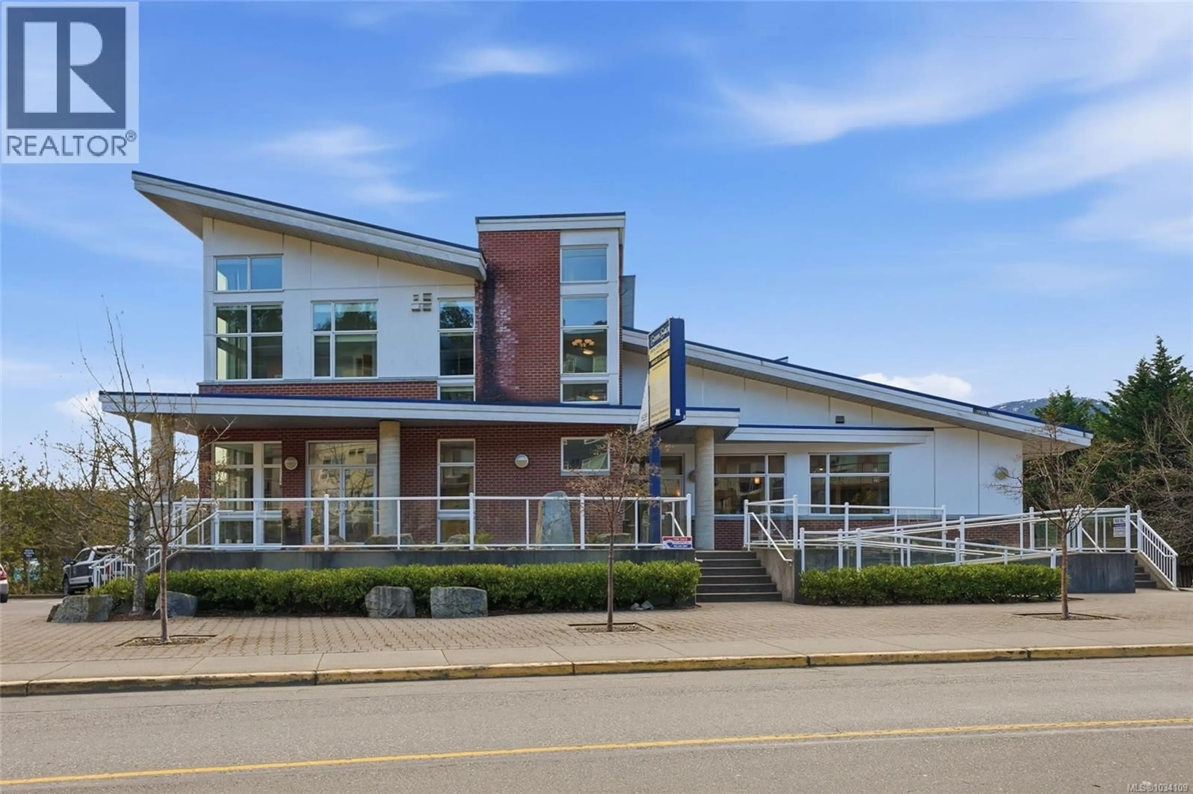 Home with brick exterior material, building for 201 - 1629 TOWNSITE ROAD, Nanaimo British Columbia V9S1N3
