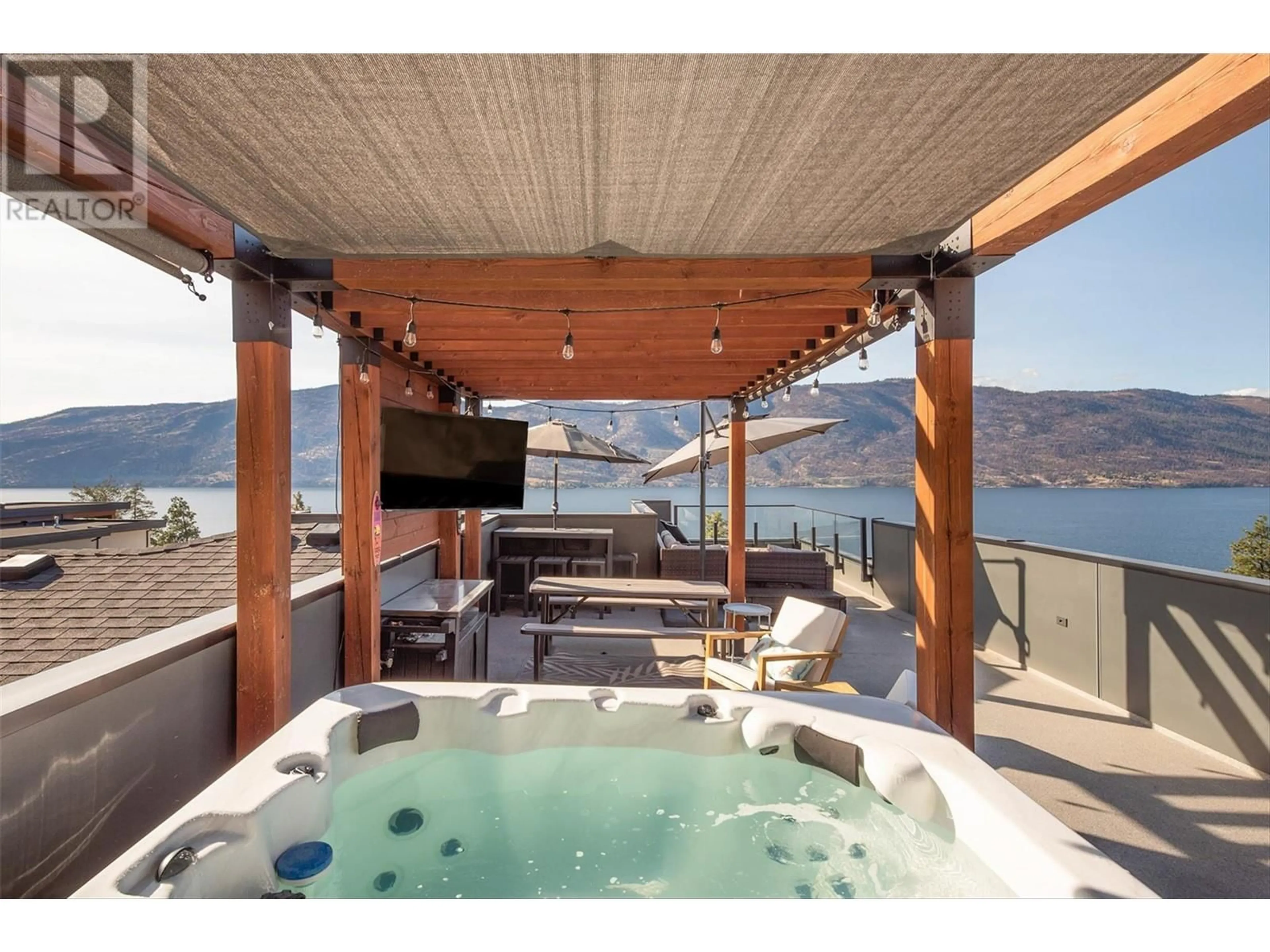 Patio, water/lake/river/ocean view for 3565 BOXWOOD ROAD, Kelowna British Columbia V1V3G2