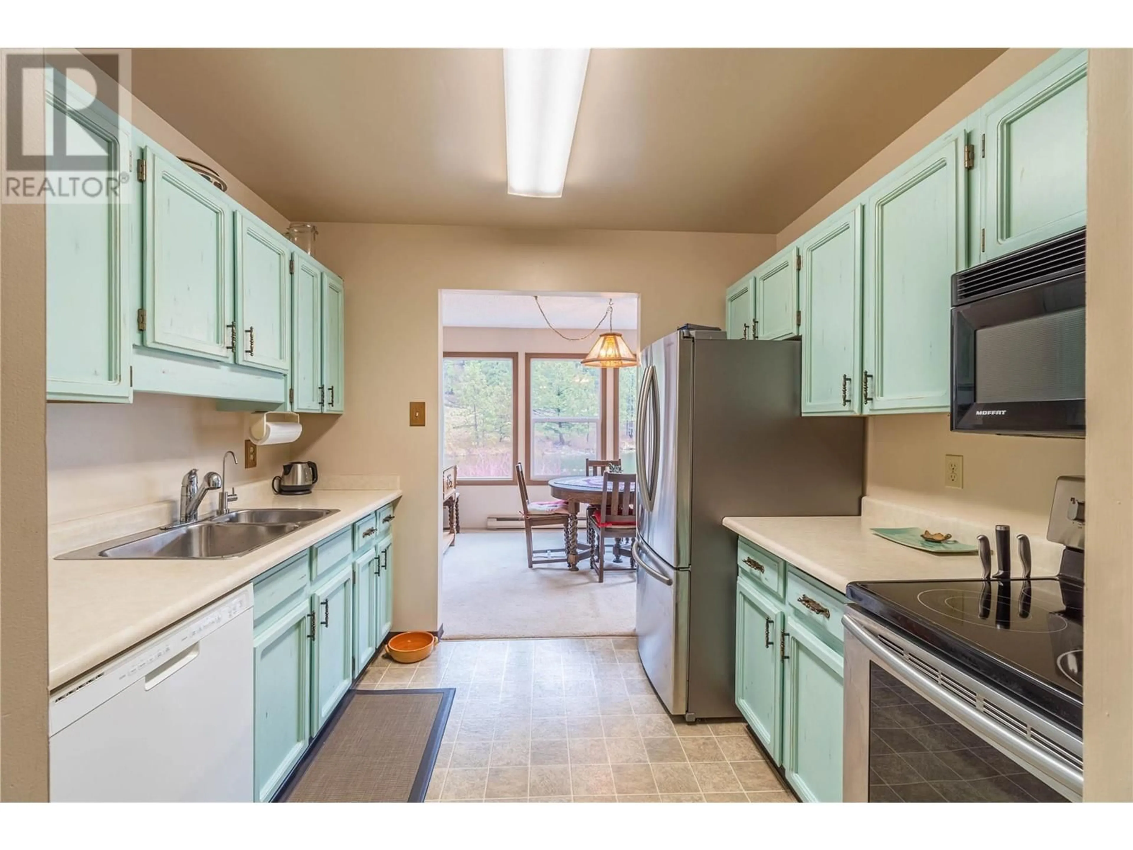 Standard kitchen, unknown for 36 - 1801 PAUL LAKE ROAD, Kamloops British Columbia V2H1N7