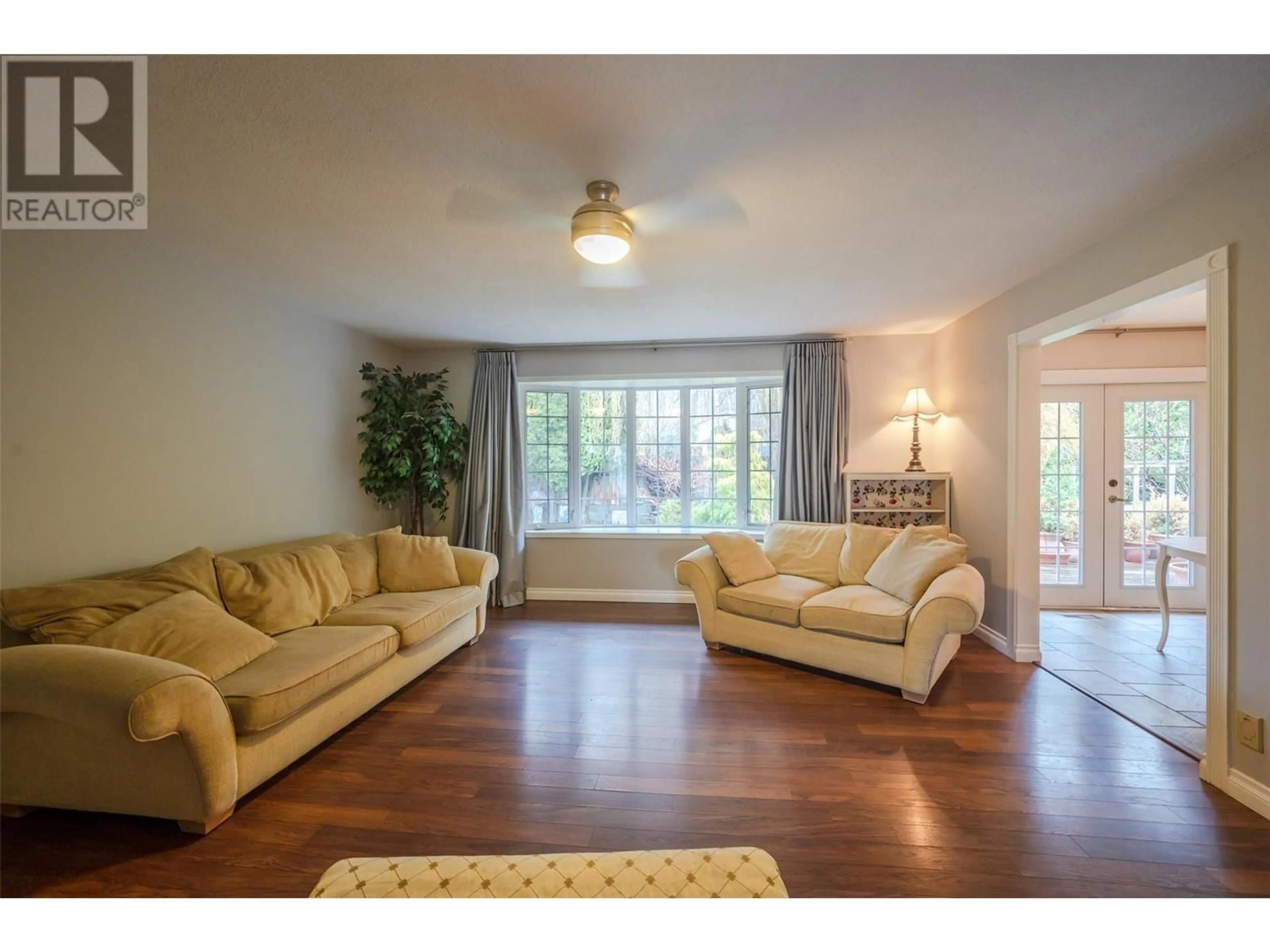 Living room with furniture, unknown for 458 ALDER STREET, Penticton British Columbia V2A6S6