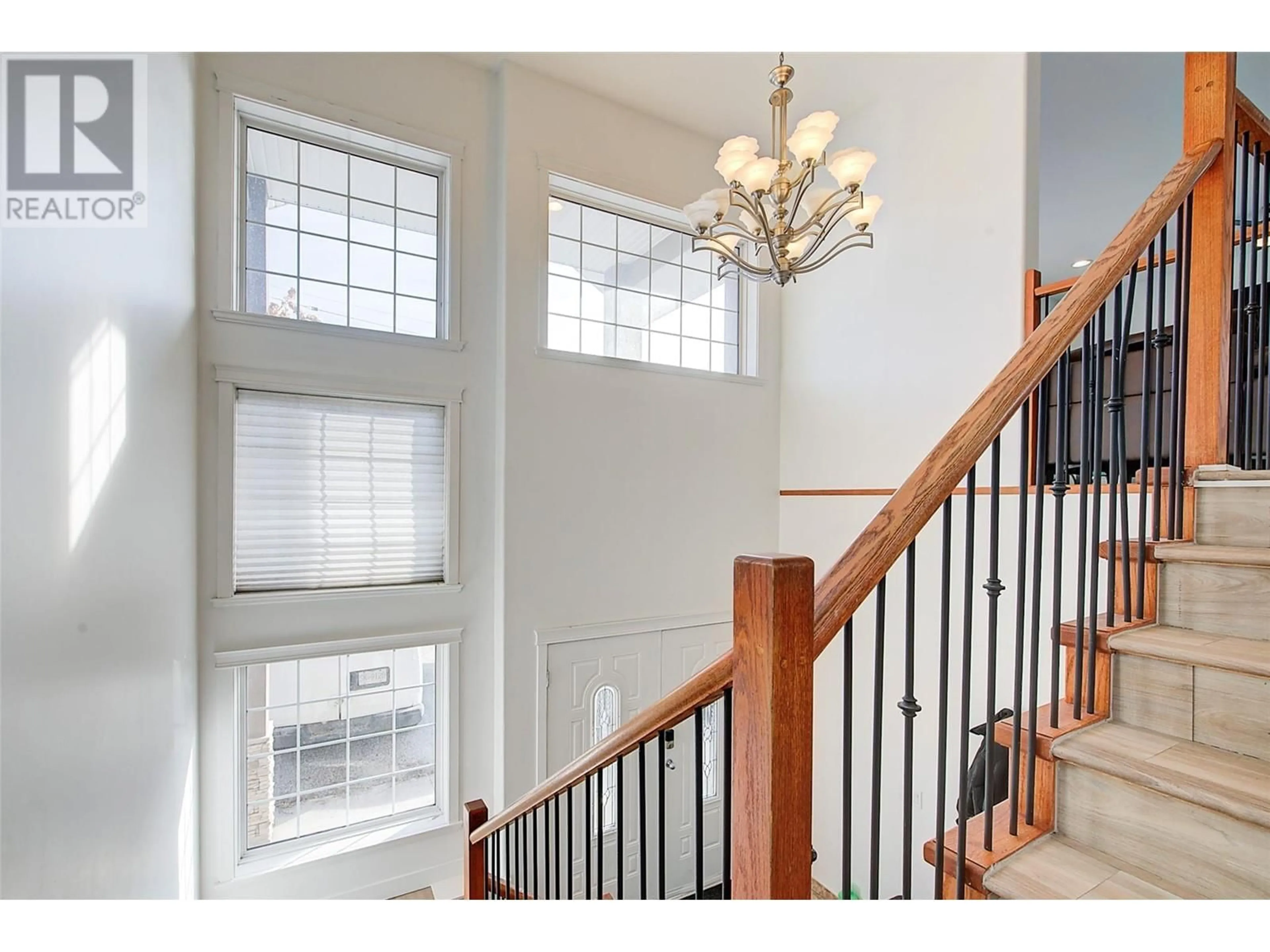 Unknown for 1374 MCINNES AVENUE, Kelowna British Columbia V1Y5V9
