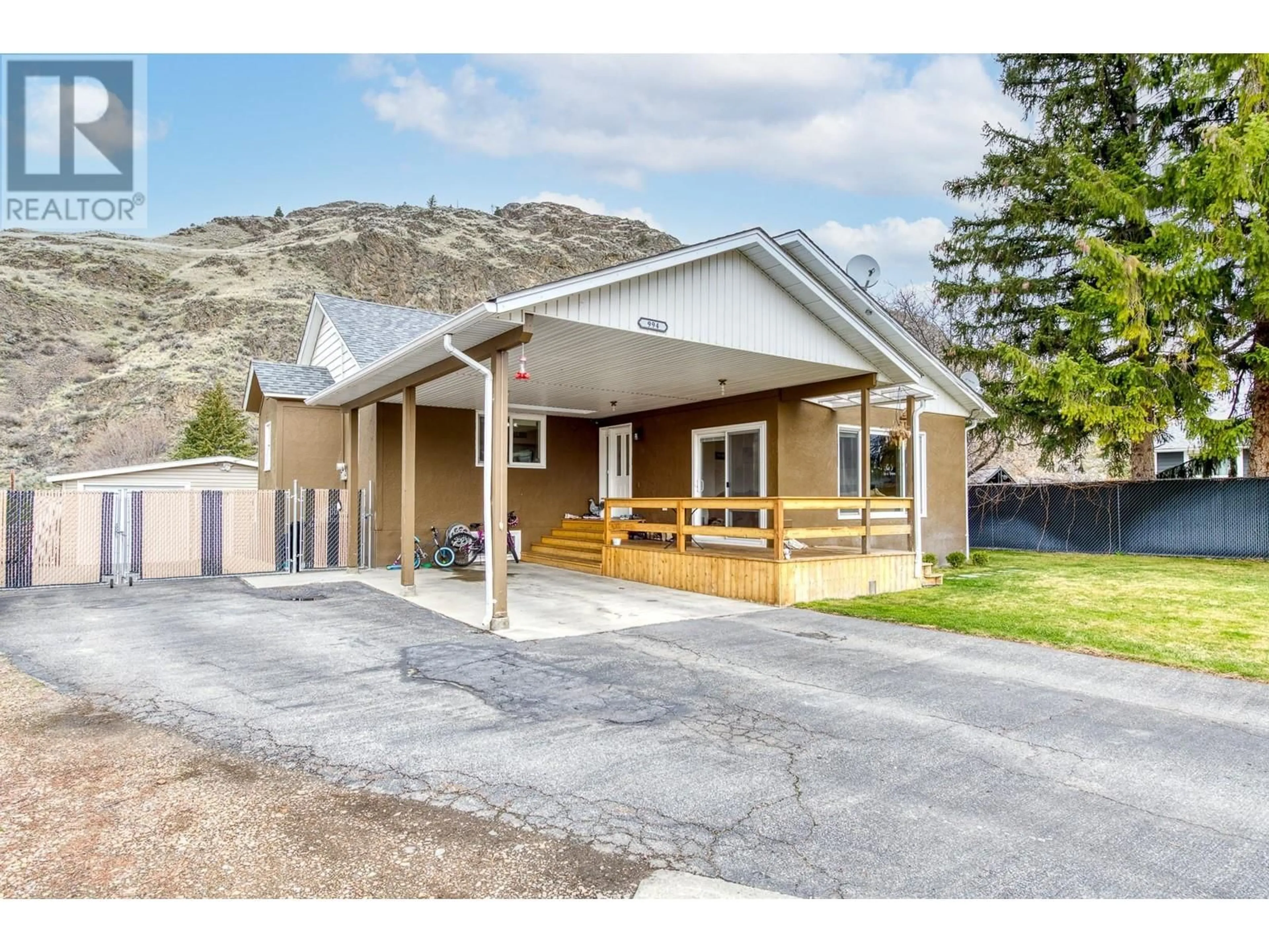 Home with vinyl exterior material, mountain view for 994 ROCKCLIFFE ROAD, Oliver British Columbia V0H1T6