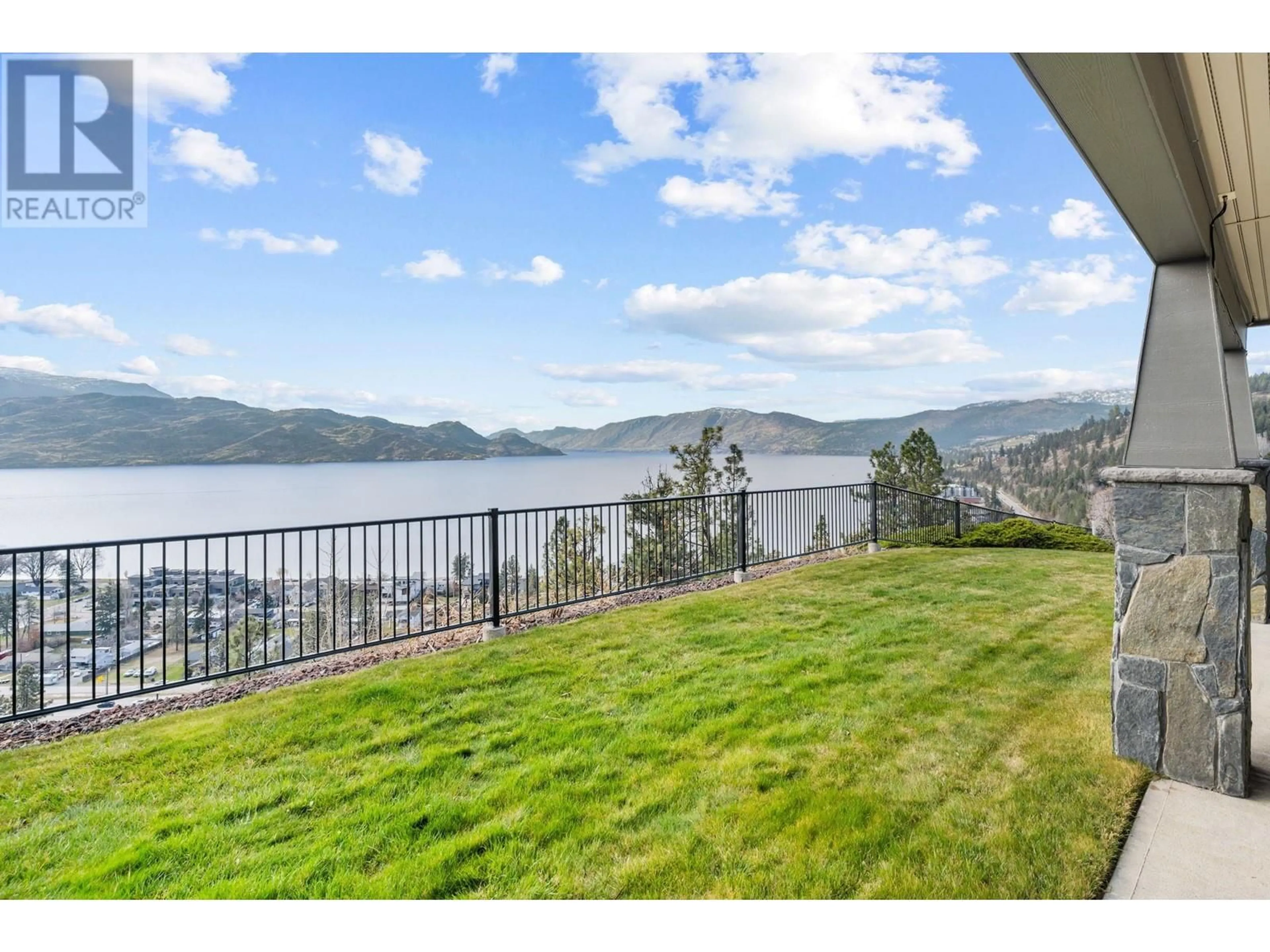 Patio, water/lake/river/ocean view for 108 - 4350 PONDEROSA DRIVE, Peachland British Columbia V0H1X5