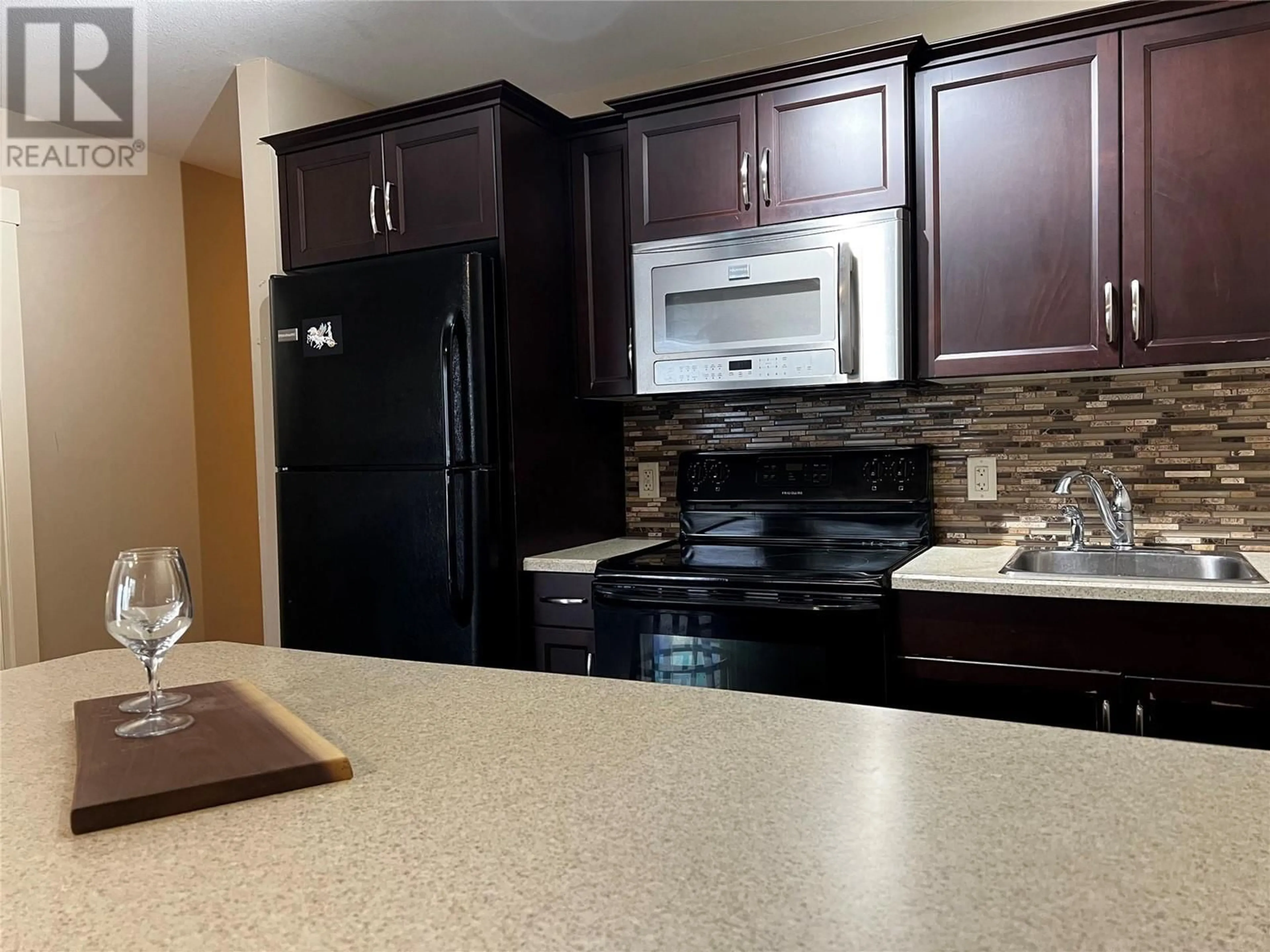 Standard kitchen, unknown for 3086 SHETLAND ROAD, Kelowna British Columbia V1V3A7