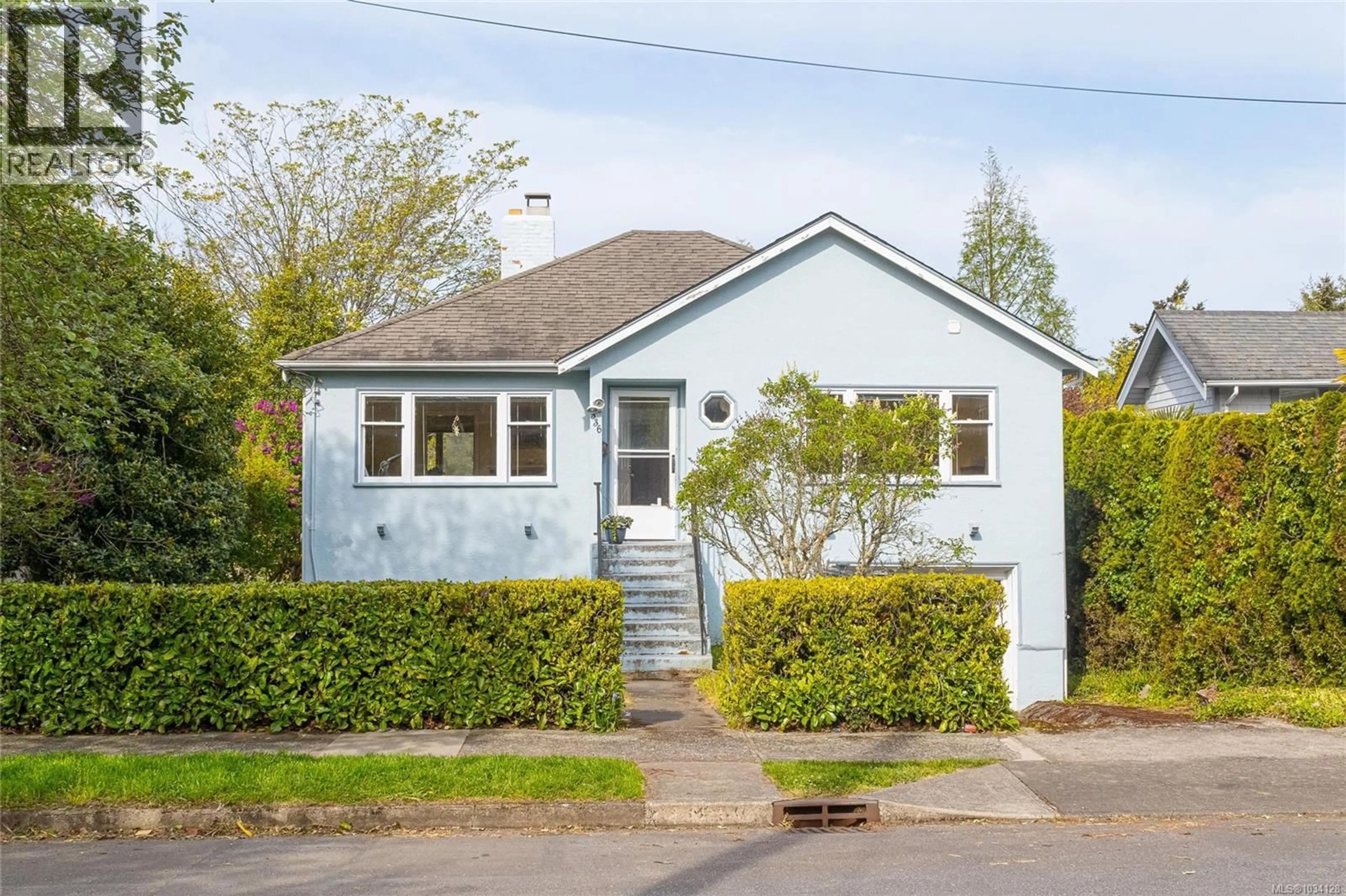Unknown for 336 IRVING ROAD, Victoria British Columbia V8S4A2