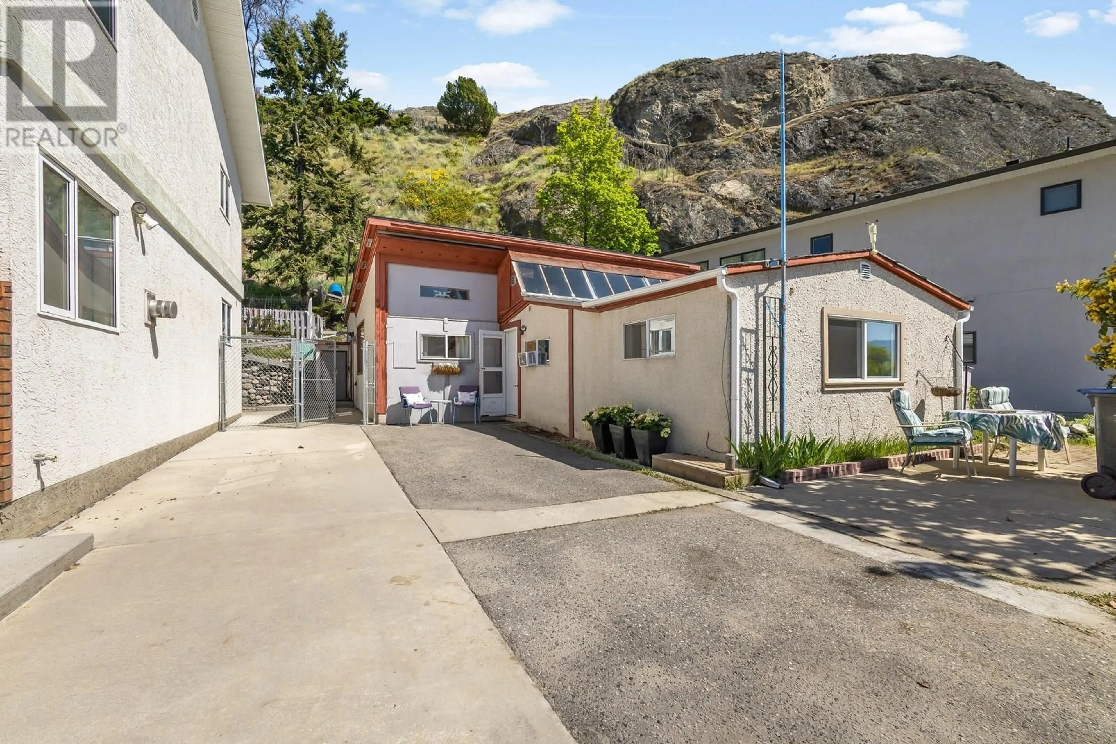 Unknown for 457 POPLAR POINT DRIVE, Kelowna British Columbia V1Y1Y2