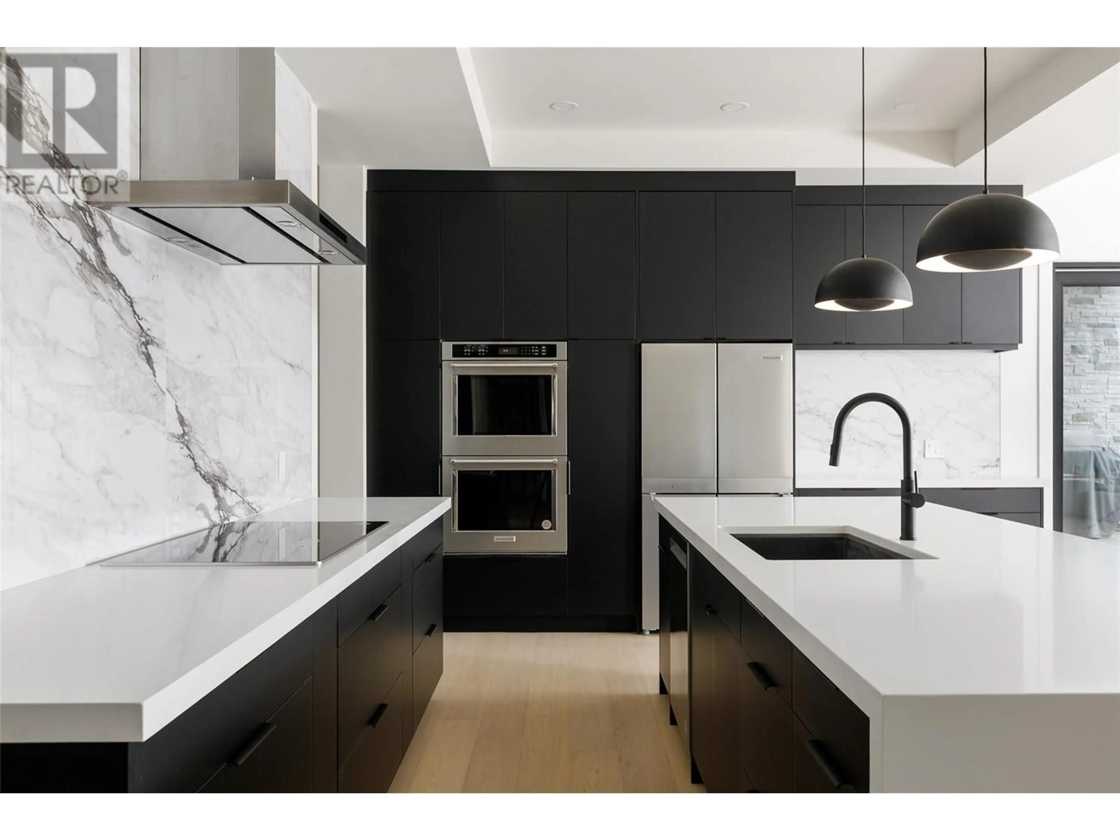 Contemporary kitchen, ceramic/tile floor for 130 FLAGSTONE RISE, Naramata British Columbia V0H1N1