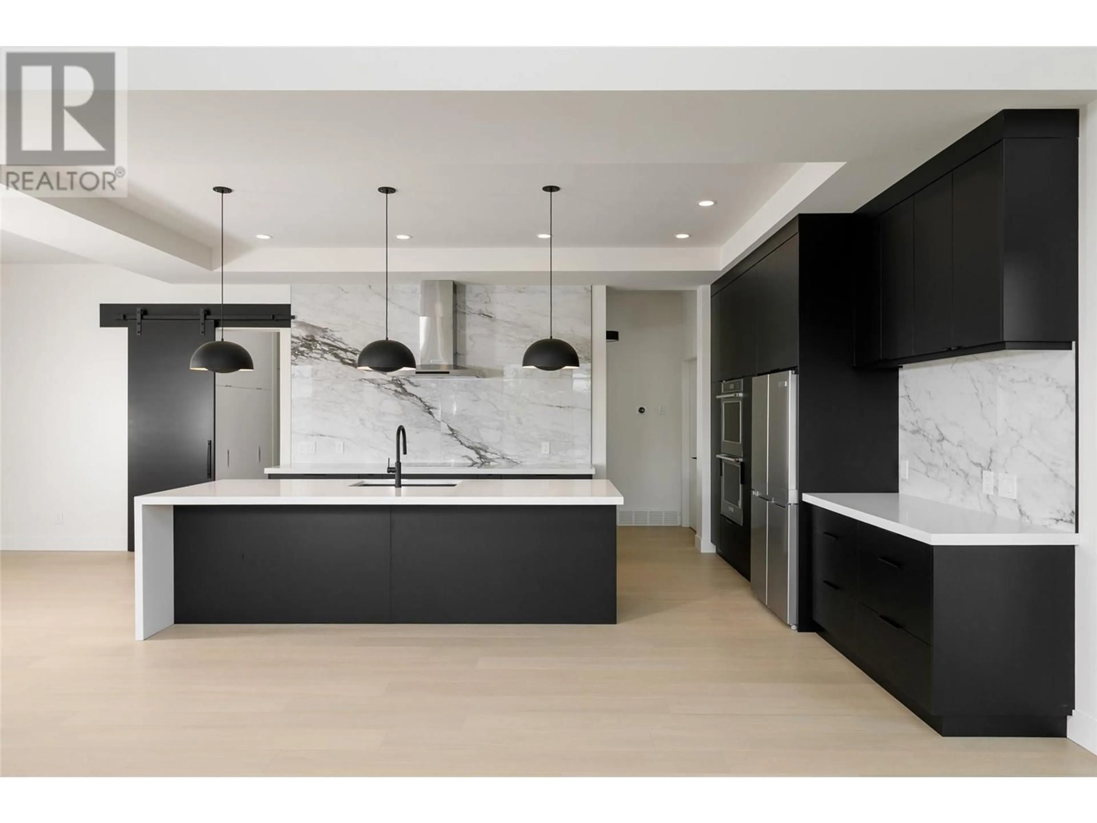 Contemporary kitchen, ceramic/tile floor for 130 FLAGSTONE RISE, Naramata British Columbia V0H1N1