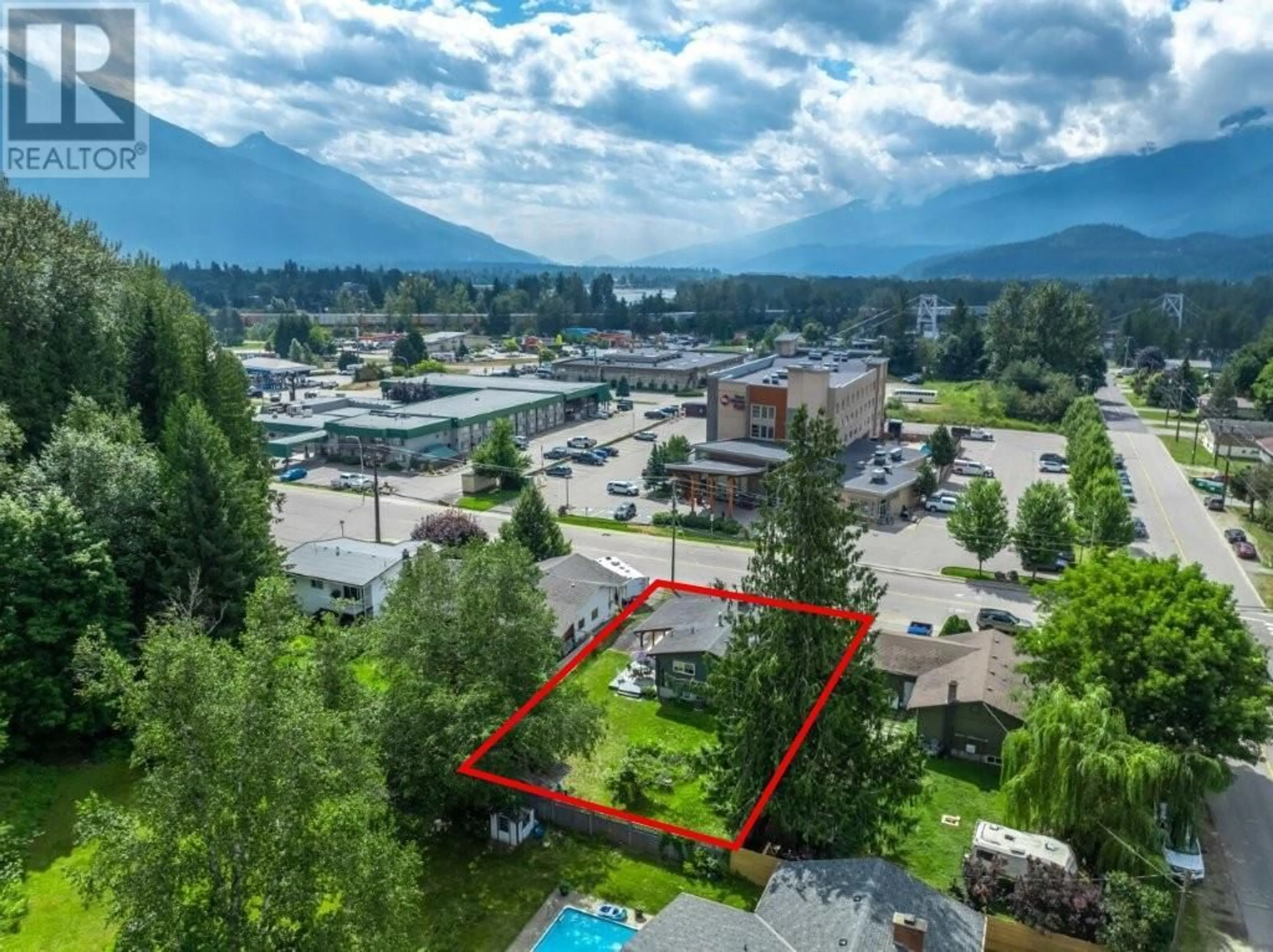 A pic from outside/outdoor area/front of a property/back of a property/a pic from drone, mountain view for 1924 LAFORME BOULEVARD, Revelstoke British Columbia V0E2S0