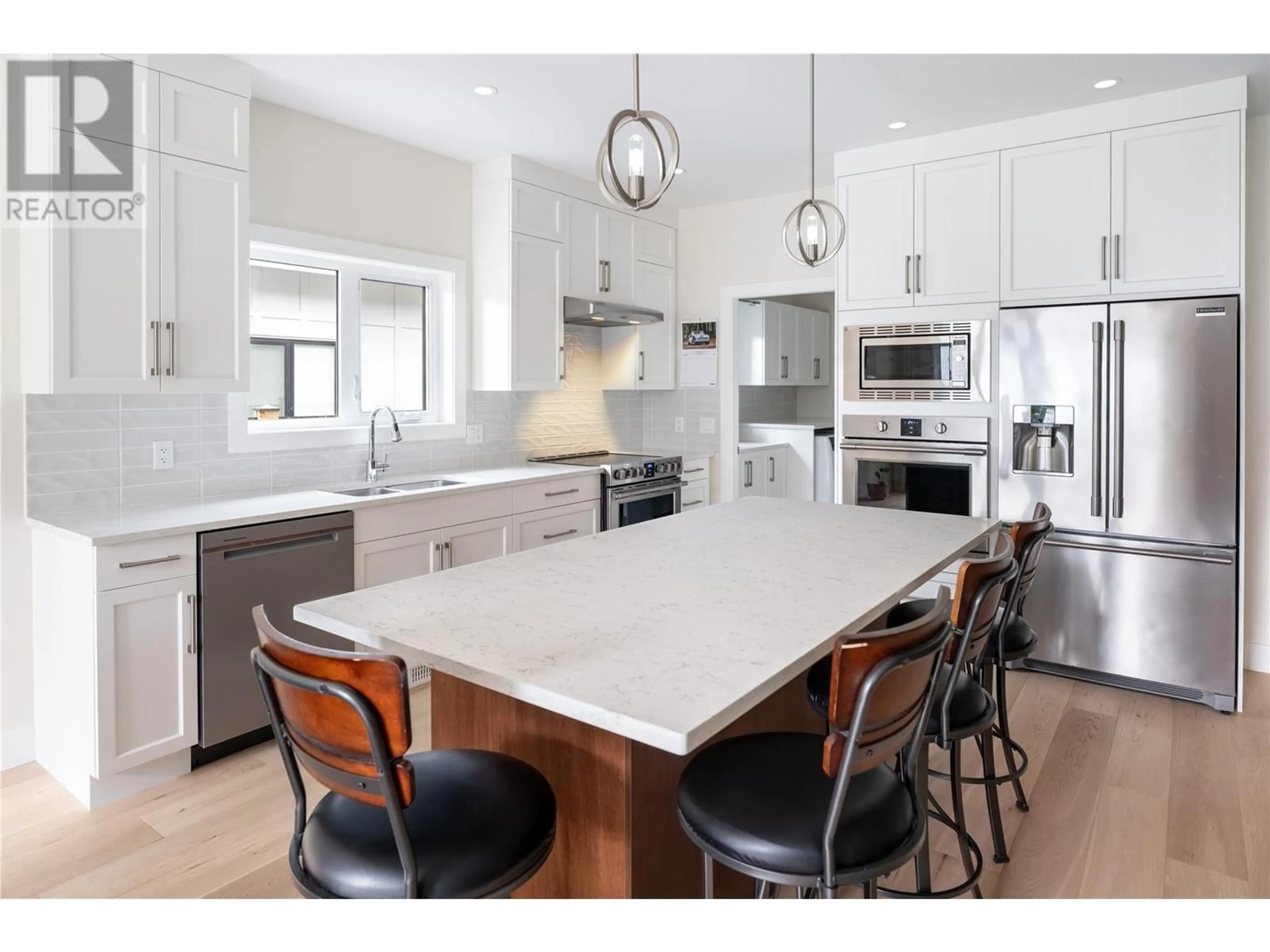 Unknown for 685 BALSAM ROAD, Kelowna British Columbia V1W1C1