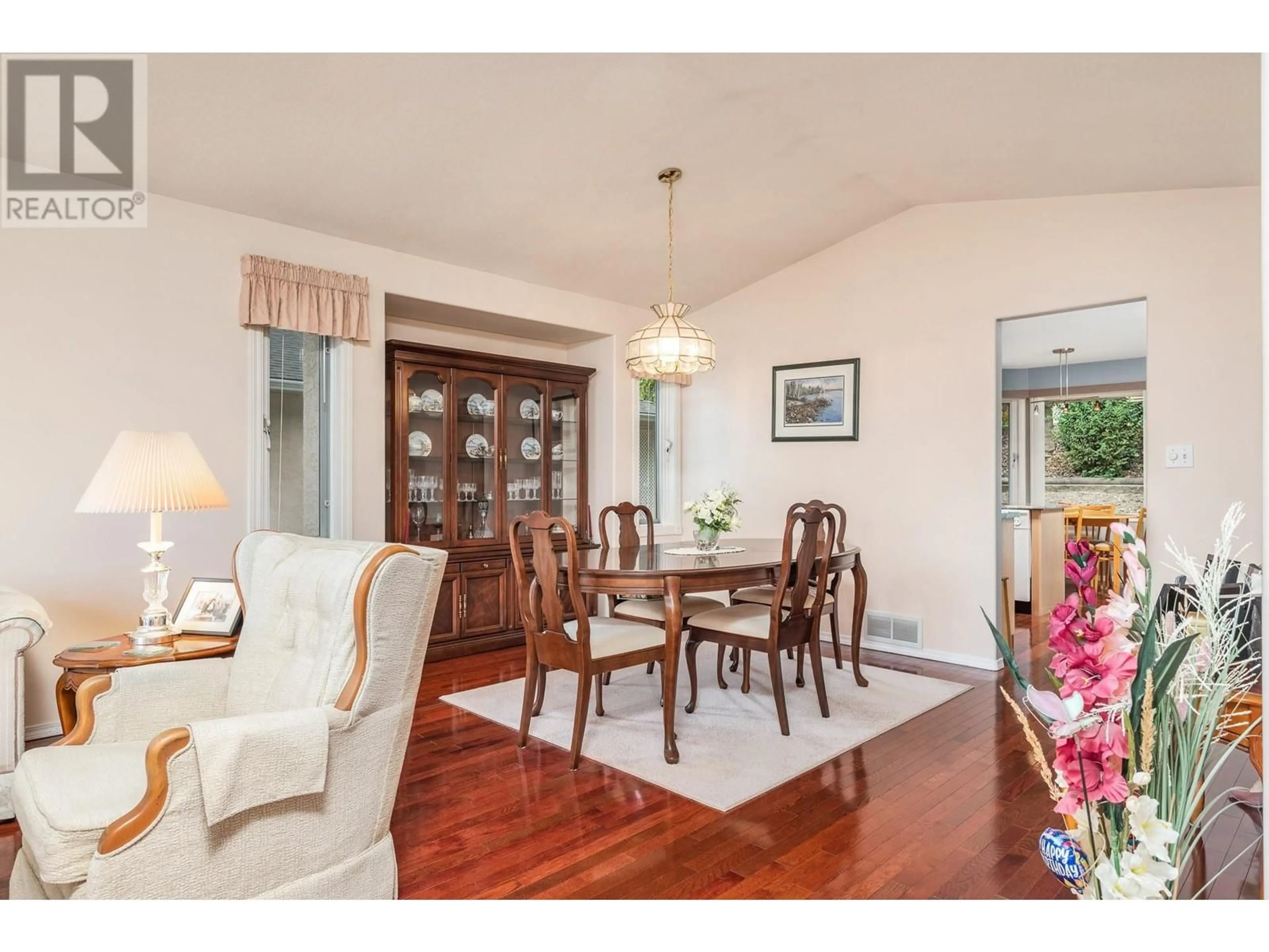 Dining room, wood/laminate floor for 22 - 124 SARSONS ROAD, Vernon British Columbia V1B2T9