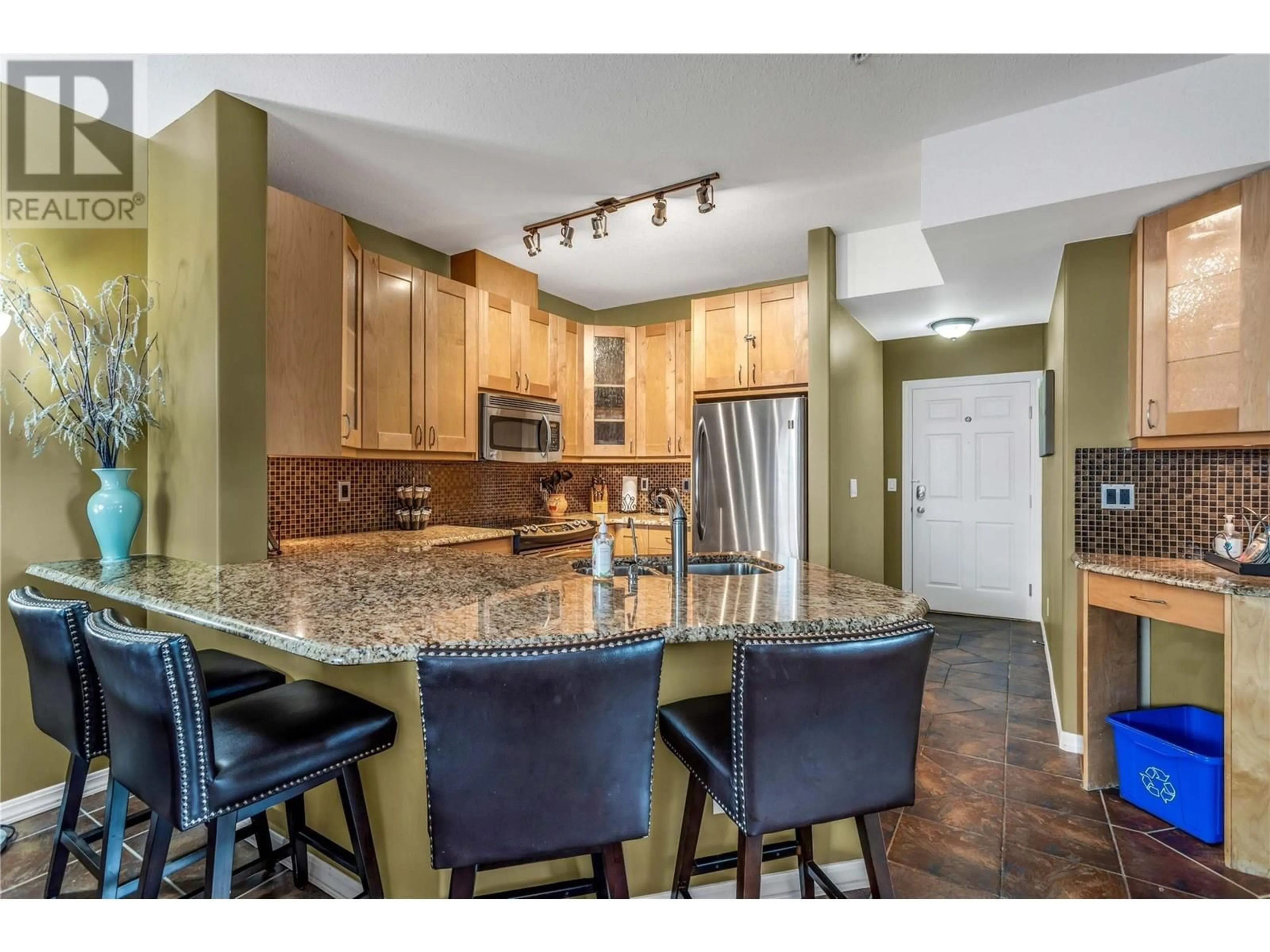 Open concept kitchen, unknown for 342 - 1088 SUNSET DRIVE, Kelowna British Columbia V1Y9W1