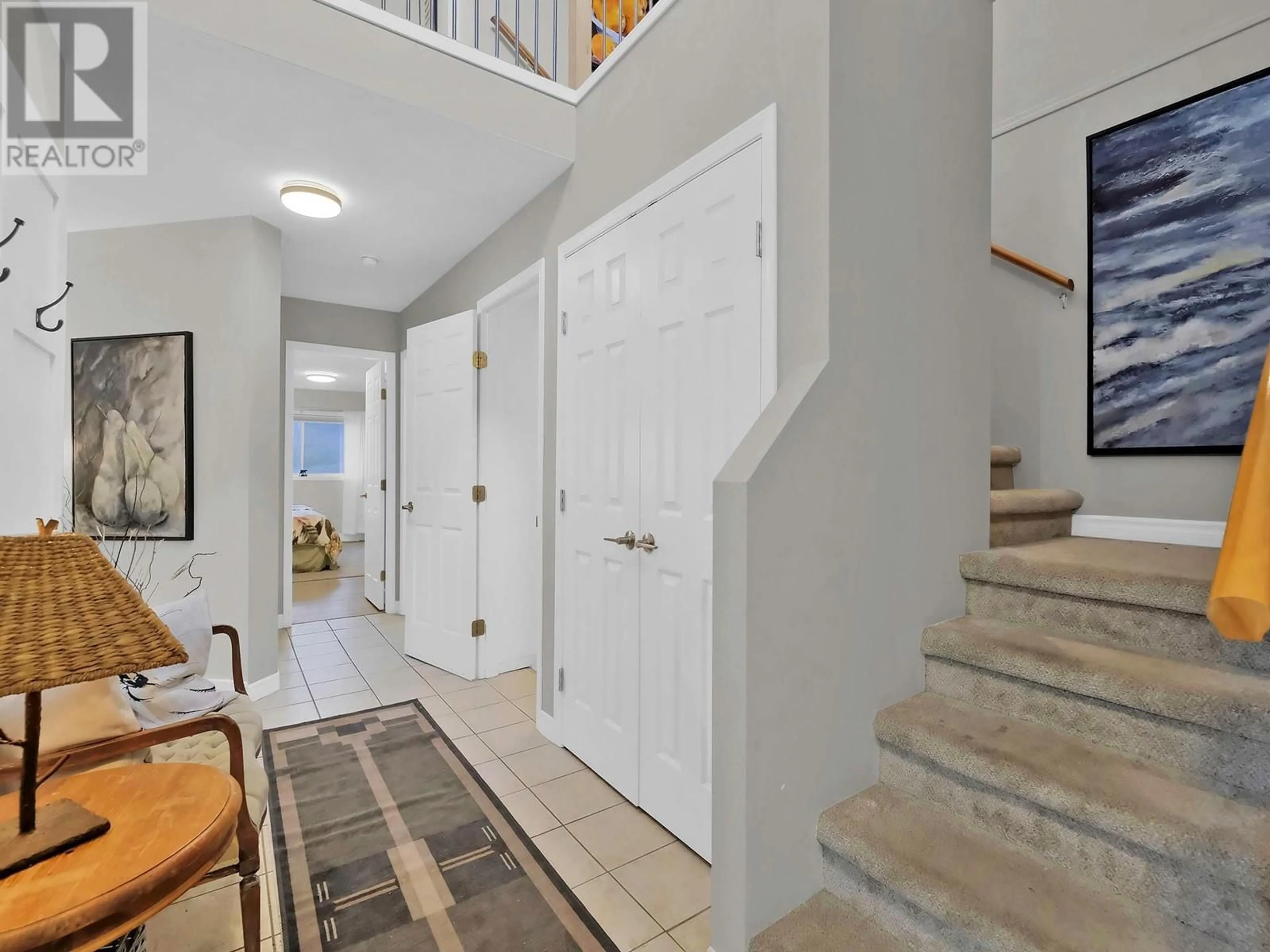 Indoor entryway for 106 - 391 FARRELL STREET, Penticton British Columbia V2A4G3