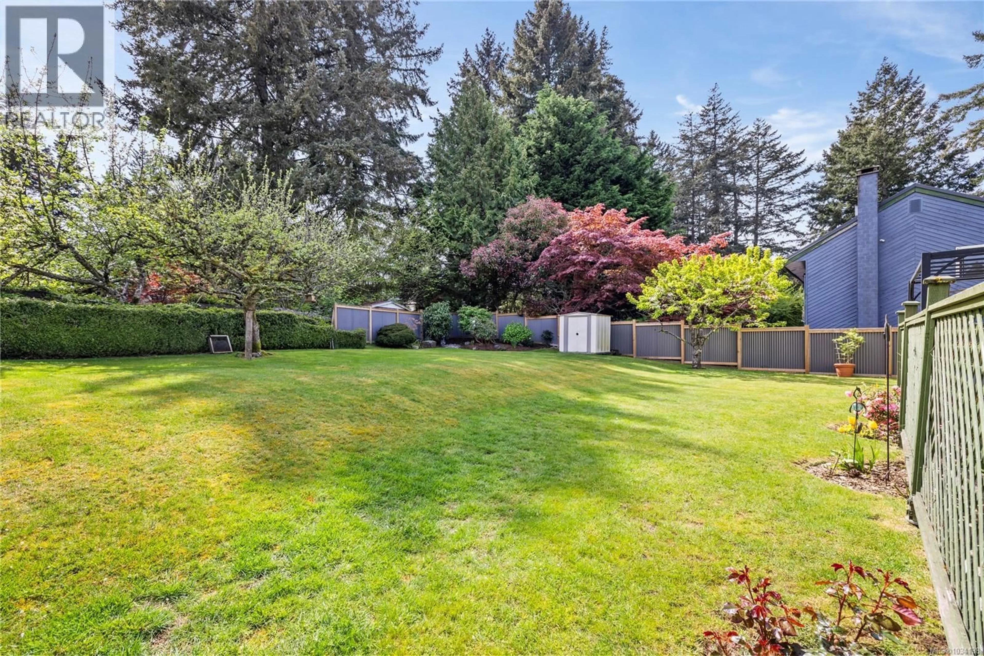 Unknown for 5545 HIQUEBRAN ROAD, Nanaimo British Columbia V9T5G5