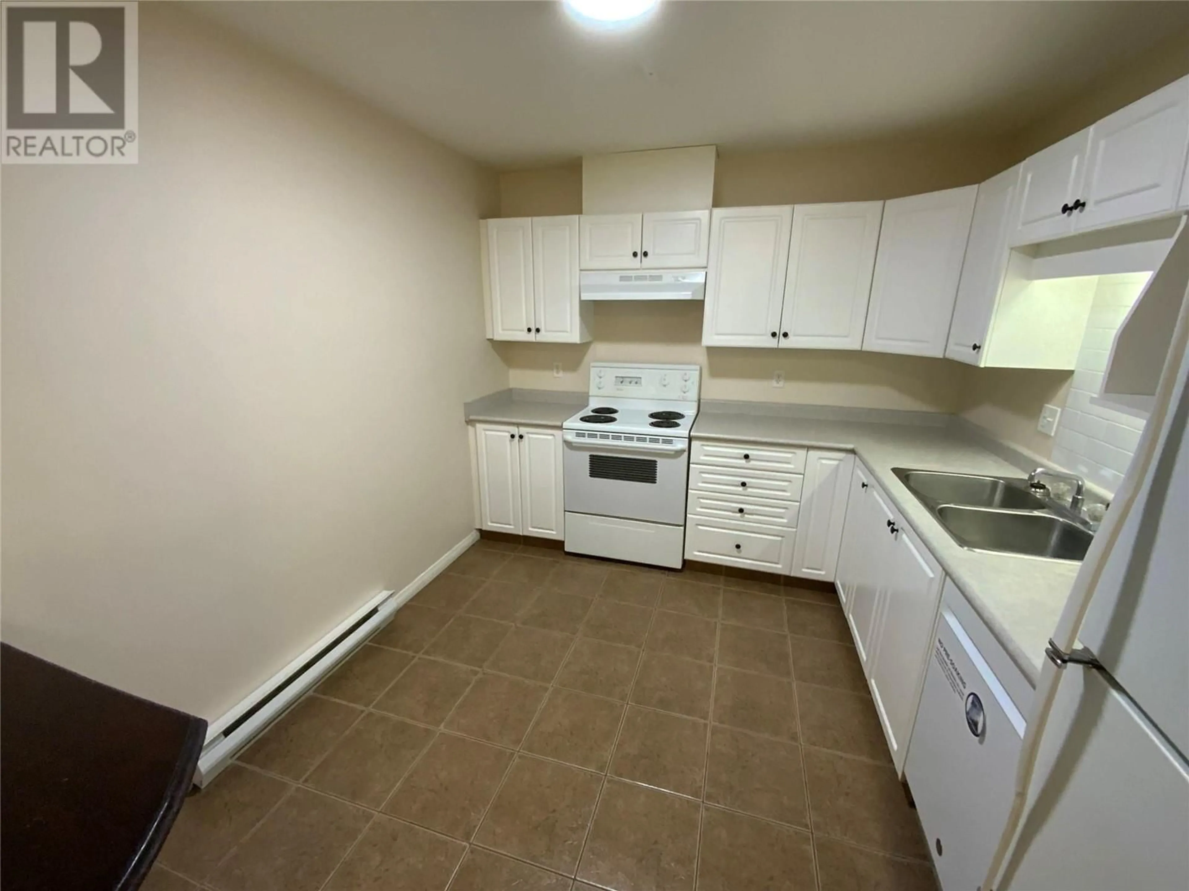 Standard kitchen, unknown for 102 - 329 RIGSBY STREET, Penticton British Columbia V2A1V6