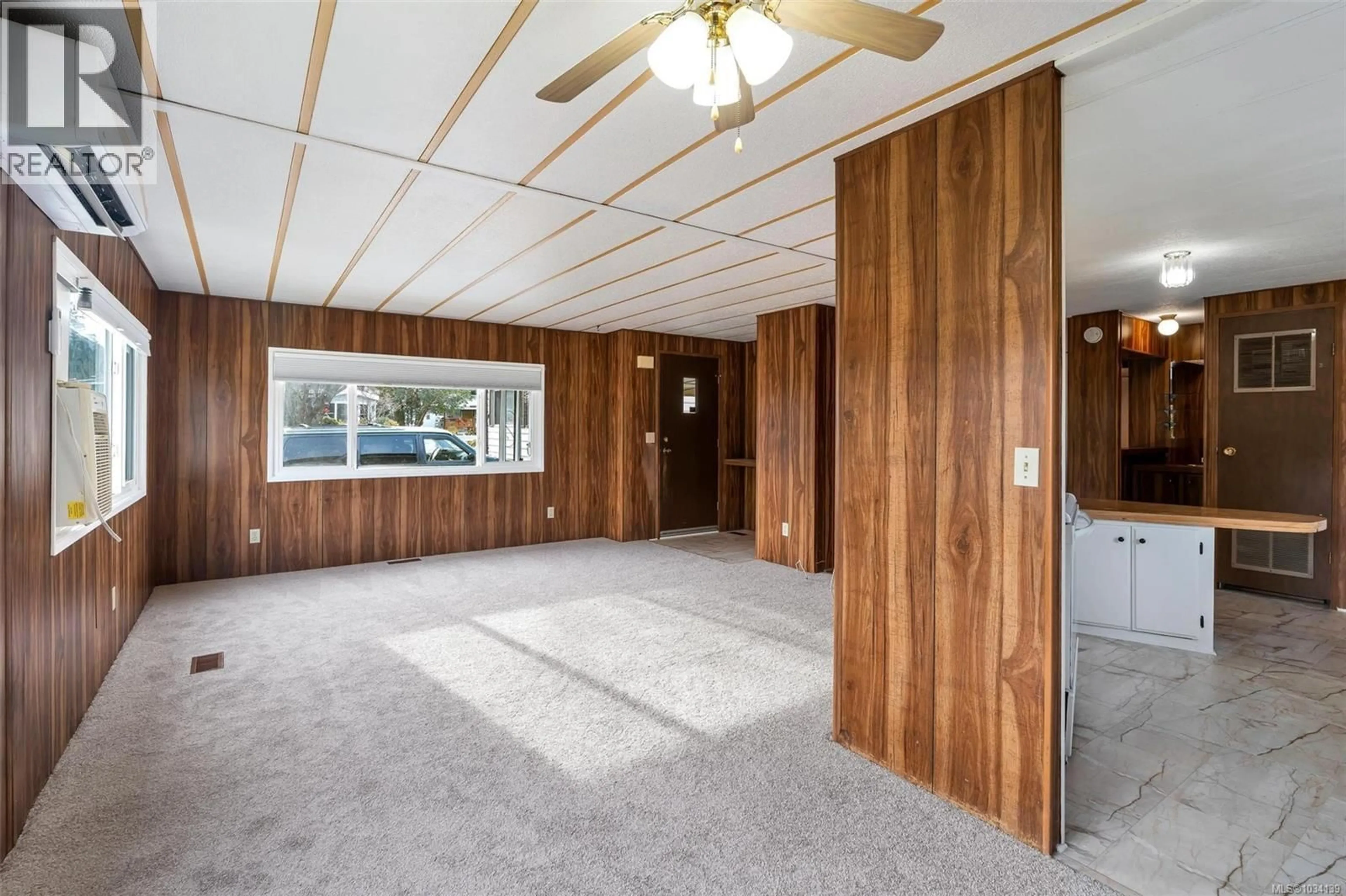 Indoor foyer for 3 - 158 COOPER ROAD, View Royal British Columbia V9A7B3