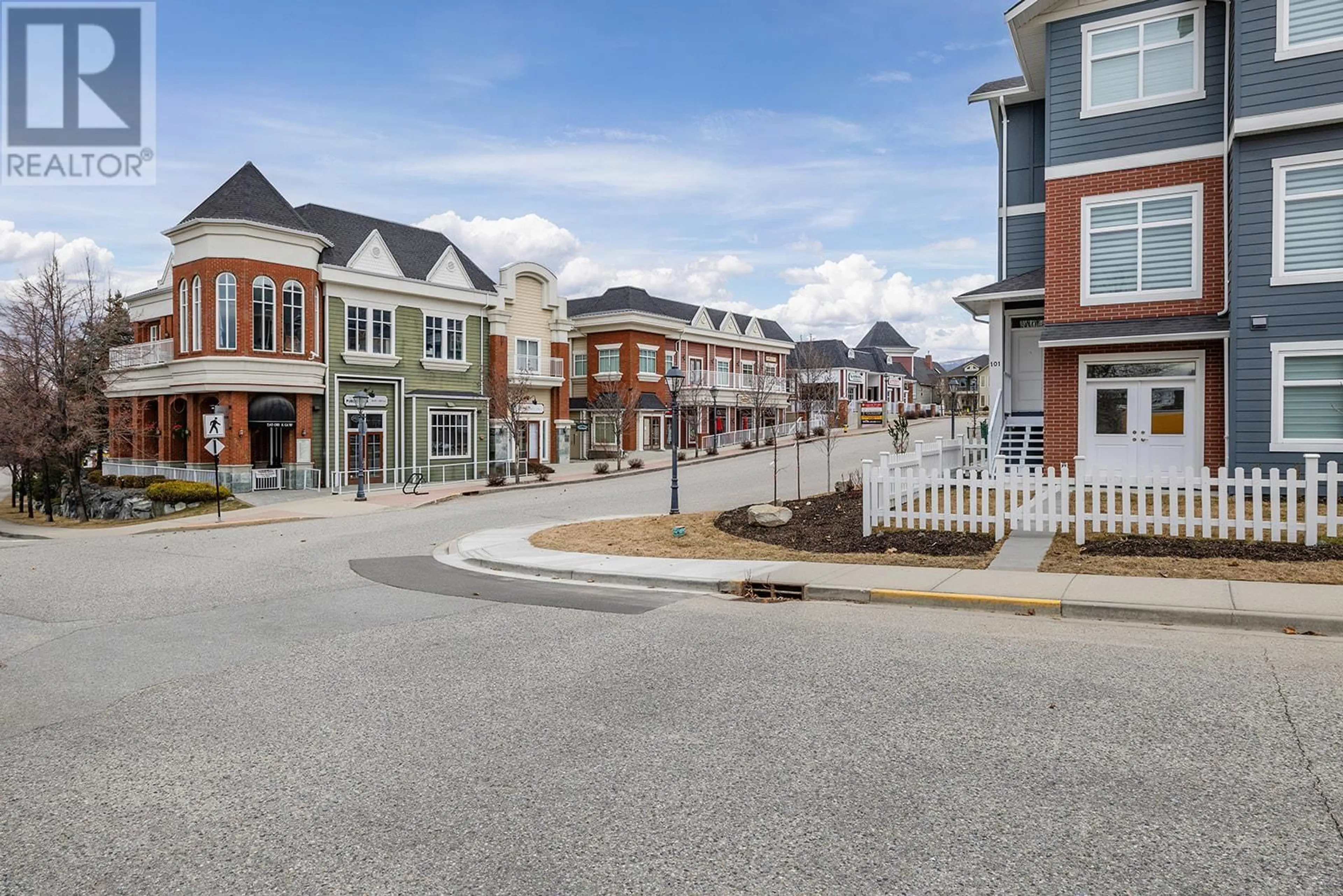 Unknown for 112 - 5300 MAIN STREET, Kelowna British Columbia V1W0C1