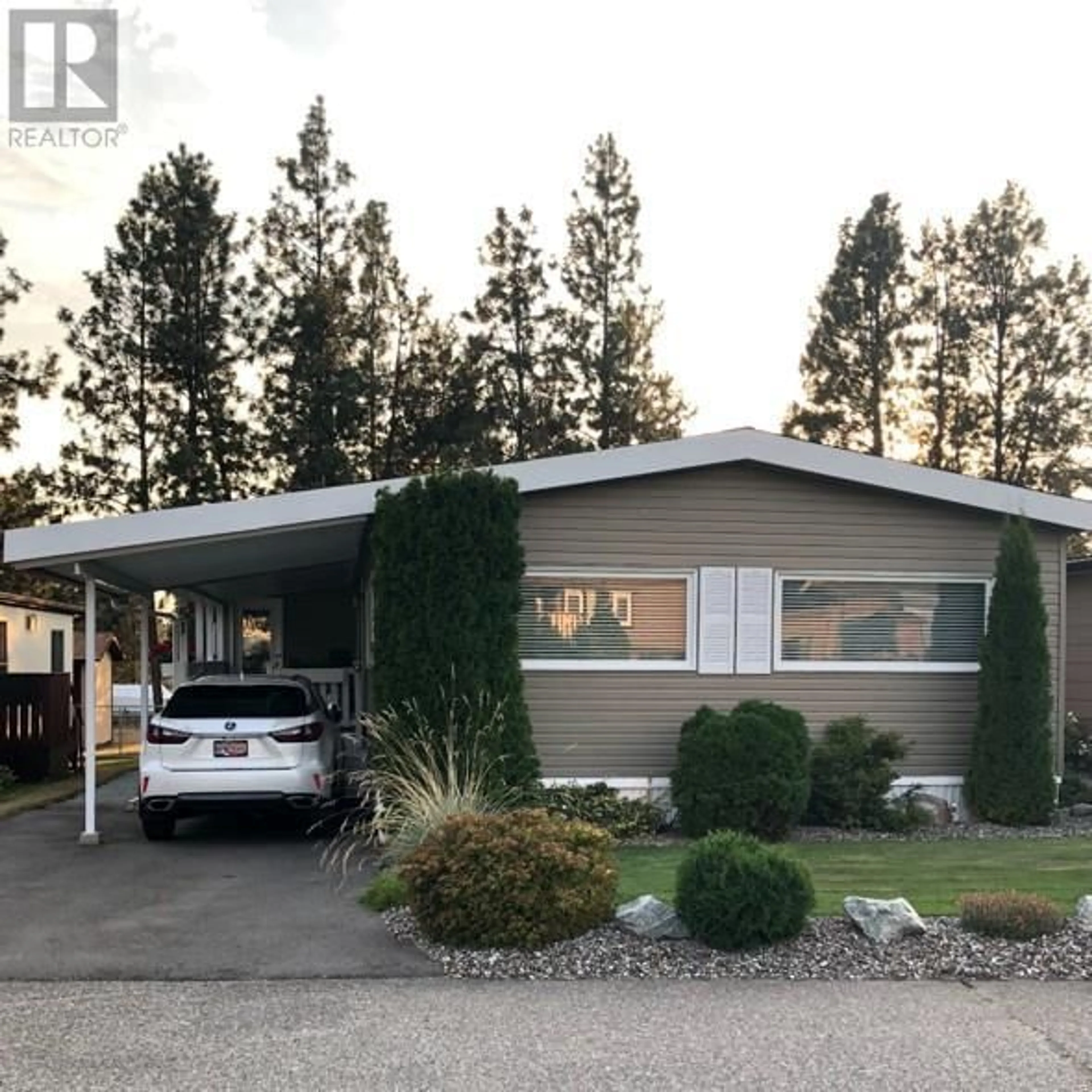 Home with vinyl exterior material, street for 3535 McCulloch Road Unit# 51, Kelowna British Columbia V1W4R8