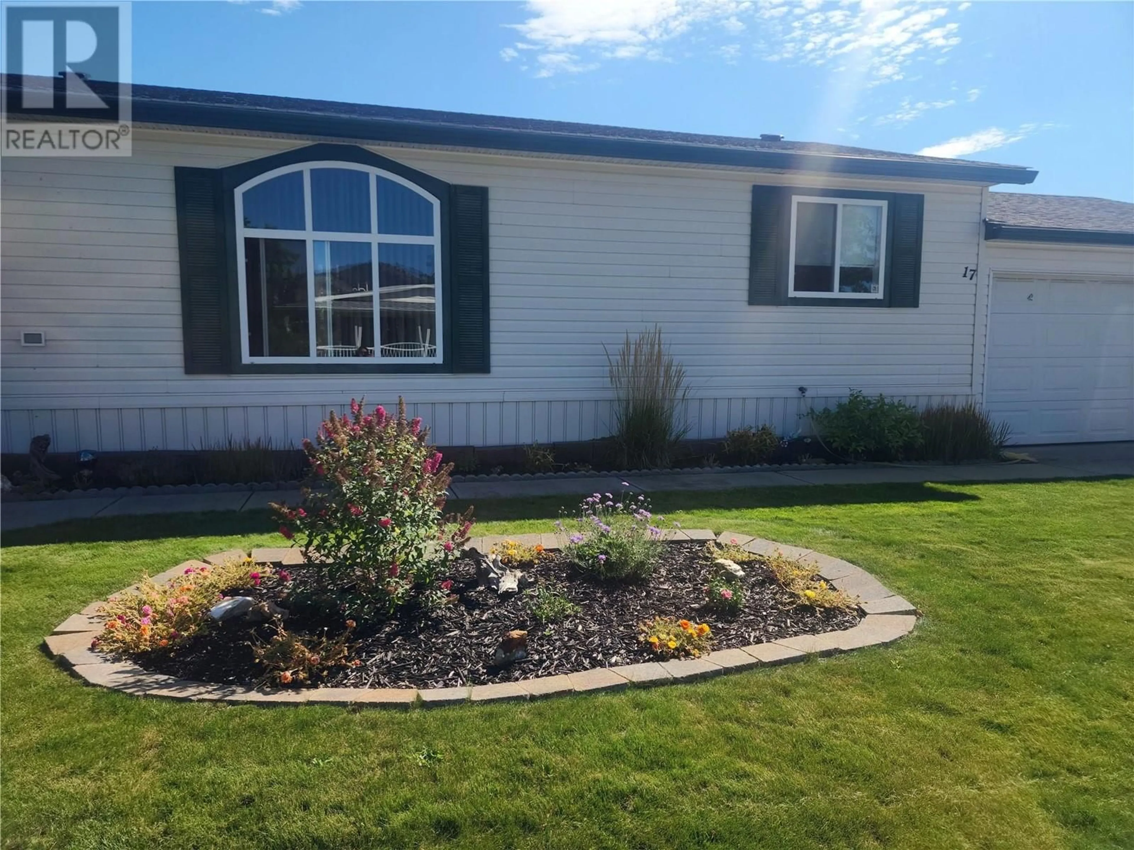 Home with vinyl exterior material, unknown for 17 - 6688 TRONSON ROAD, Vernon British Columbia V1H1R9