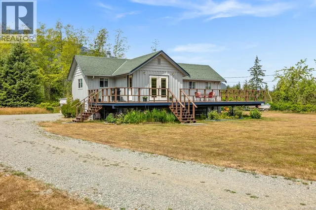 843 SAYWARD ROAD, Sayward 2