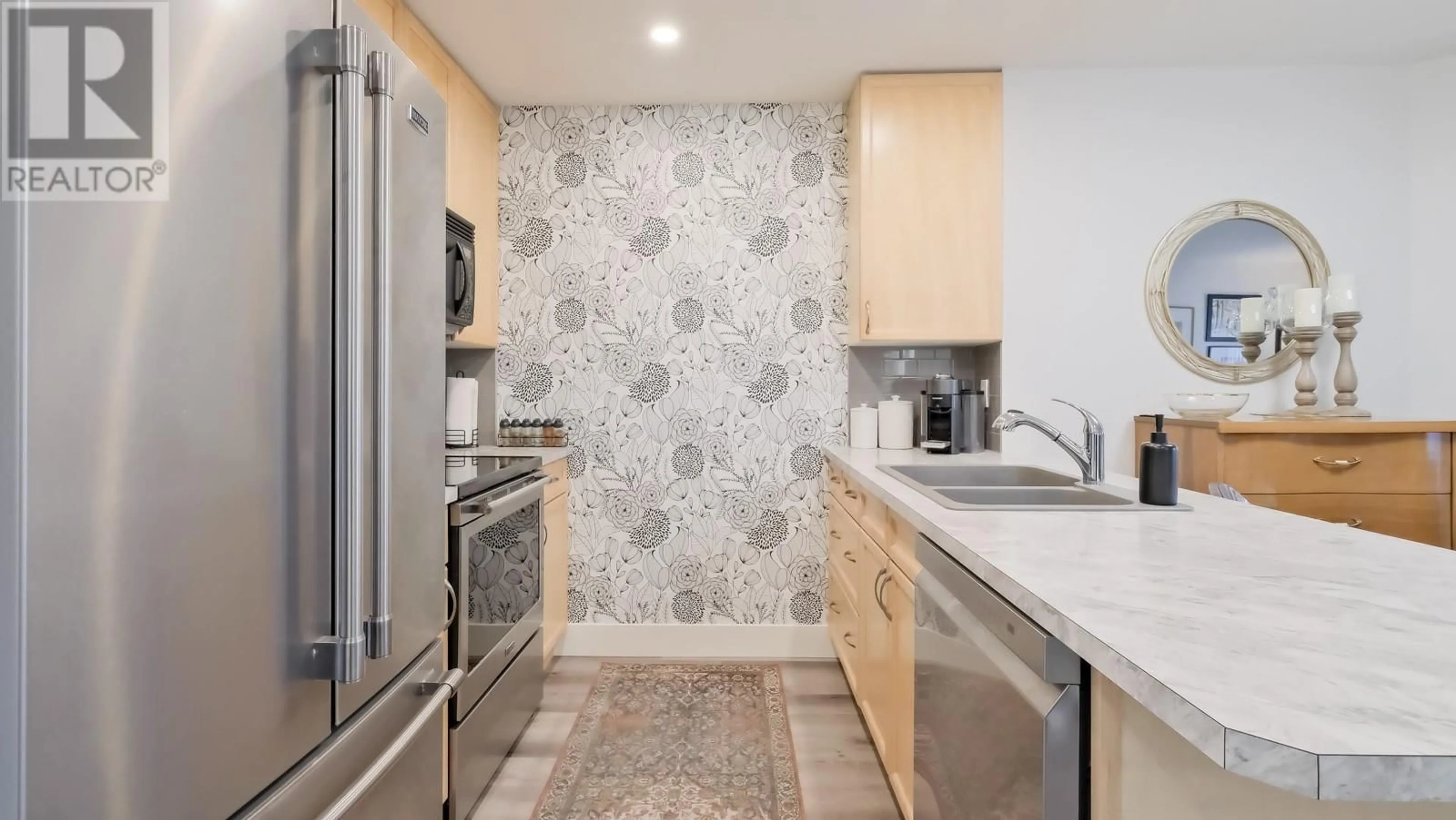 Contemporary kitchen, ceramic/tile floor for 209 - 246 HASTINGS AVENUE, Penticton British Columbia V2A2V6